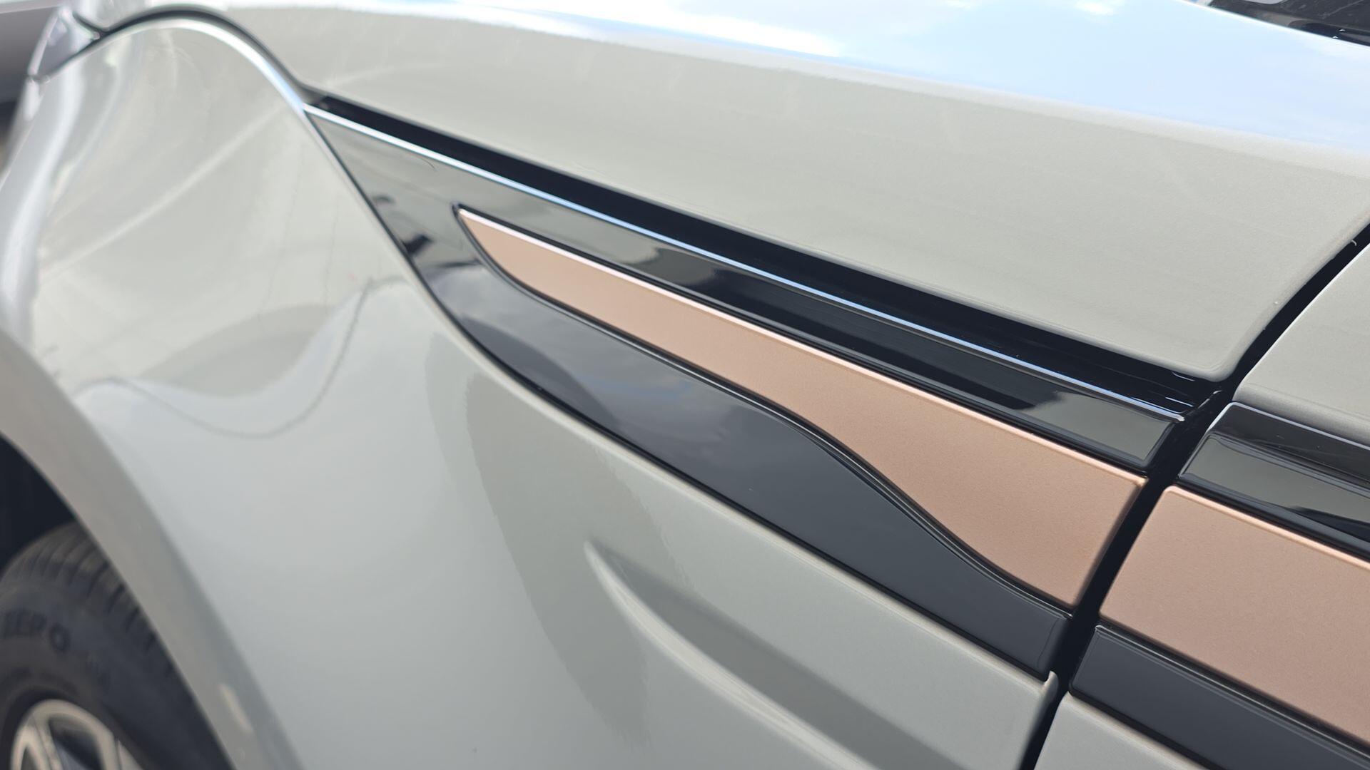 Land Rover Range Rover Evoque view 23
