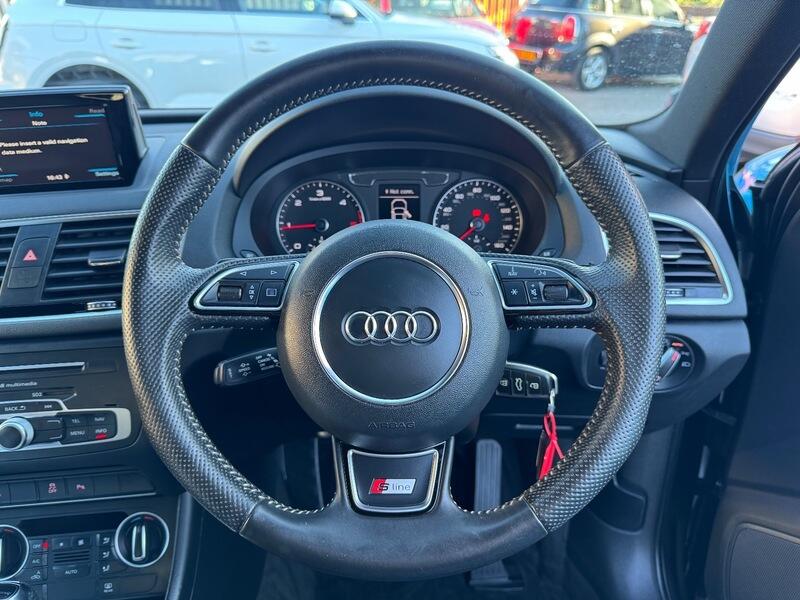 Audi Q3 view 29