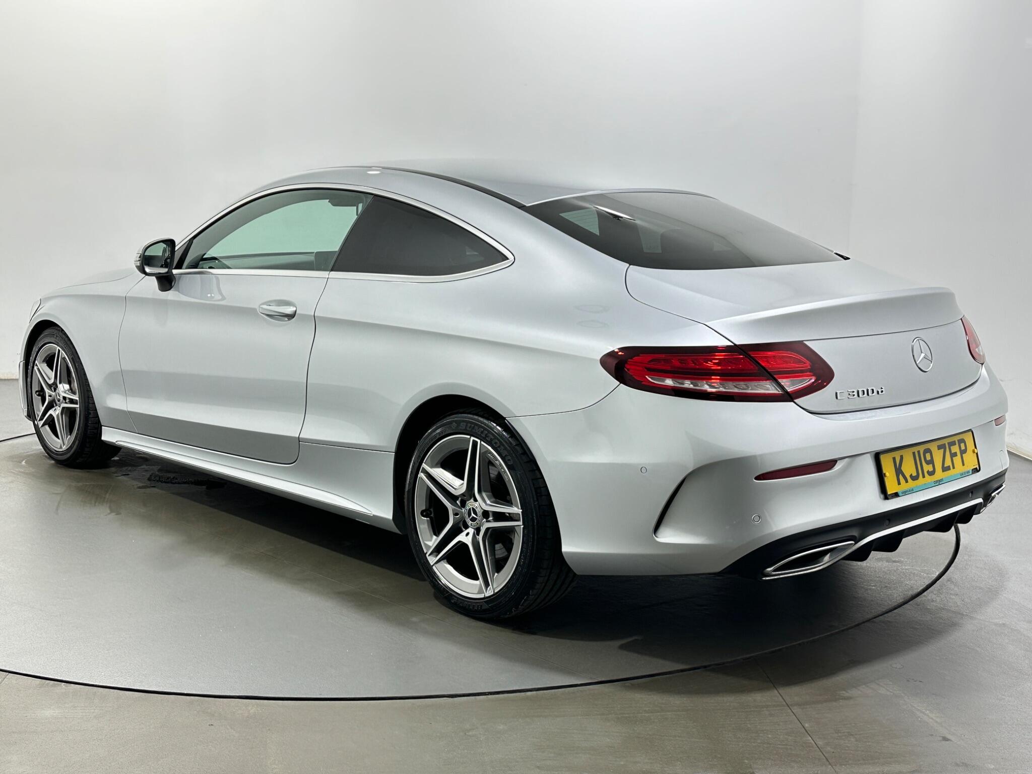 Mercedes-Benz C-Class view 6