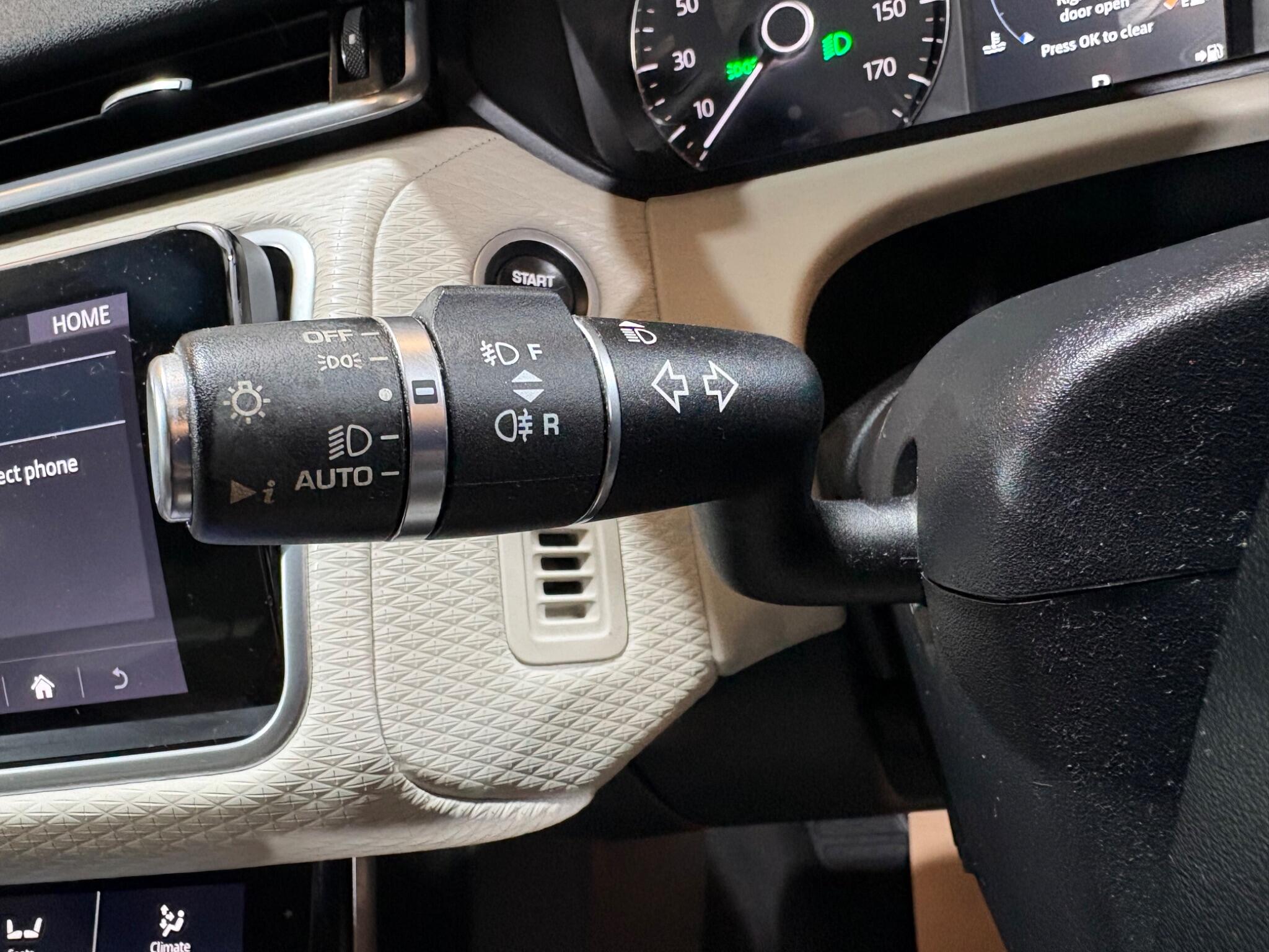 Land Rover Range Rover Velar view 52
