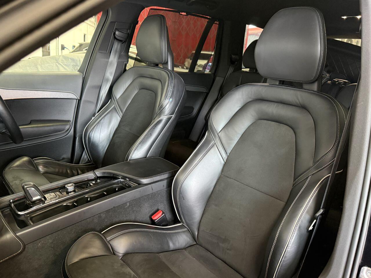 Volvo XC90 view 60