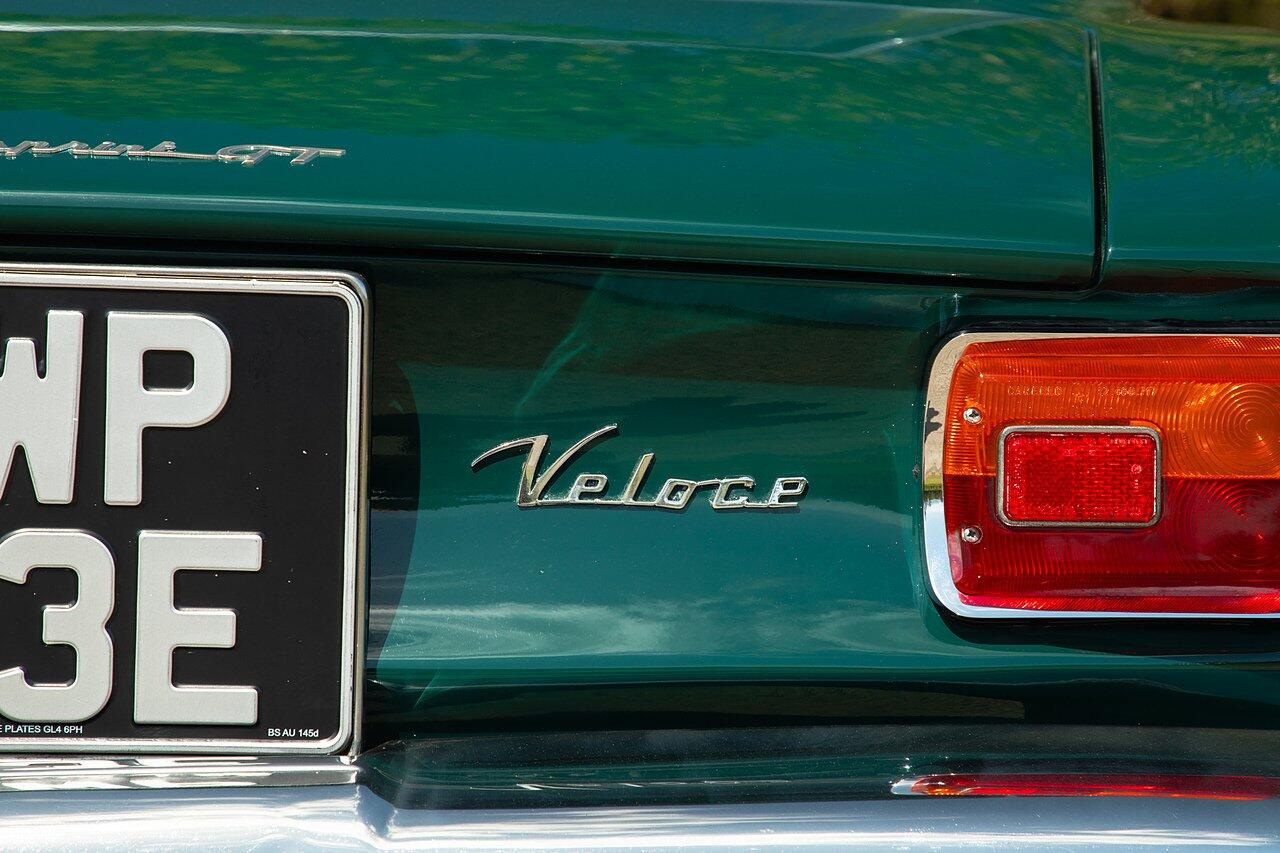 Alfa Romeo Giulia view 117