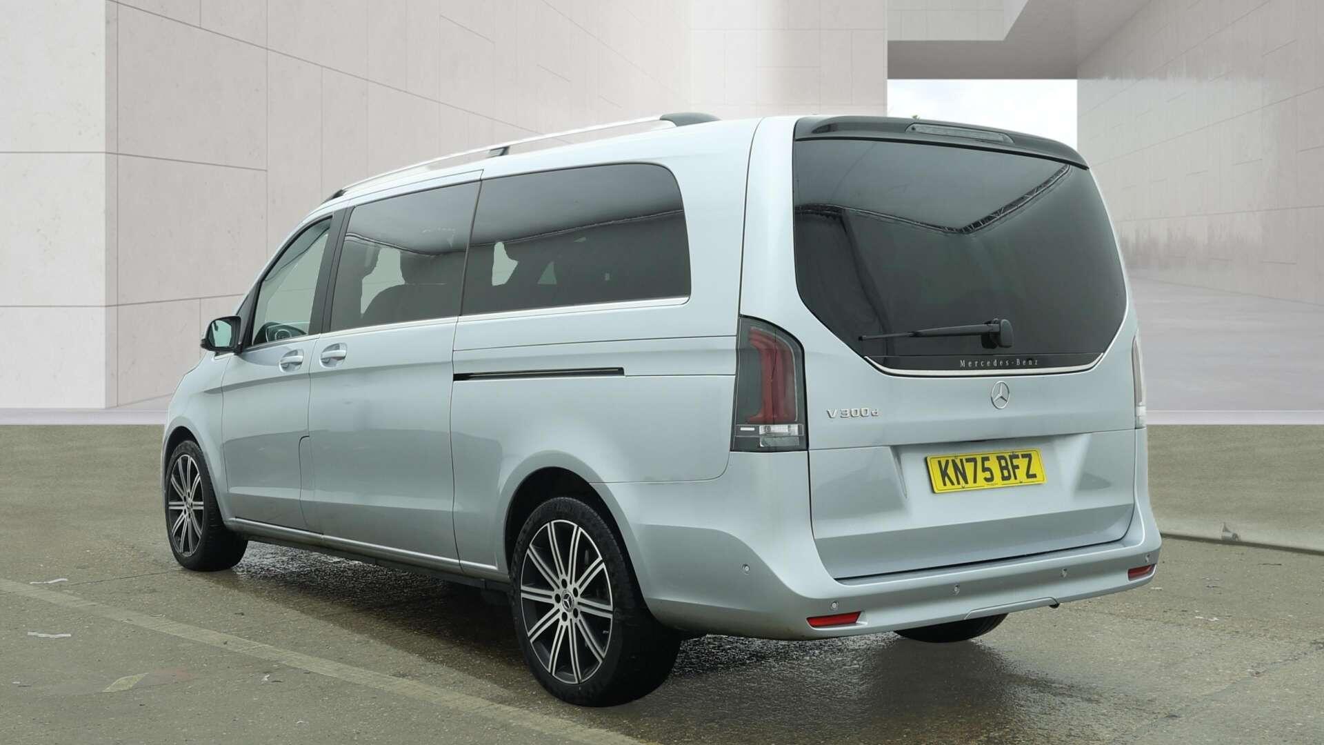 Mercedes-Benz V Class view 18