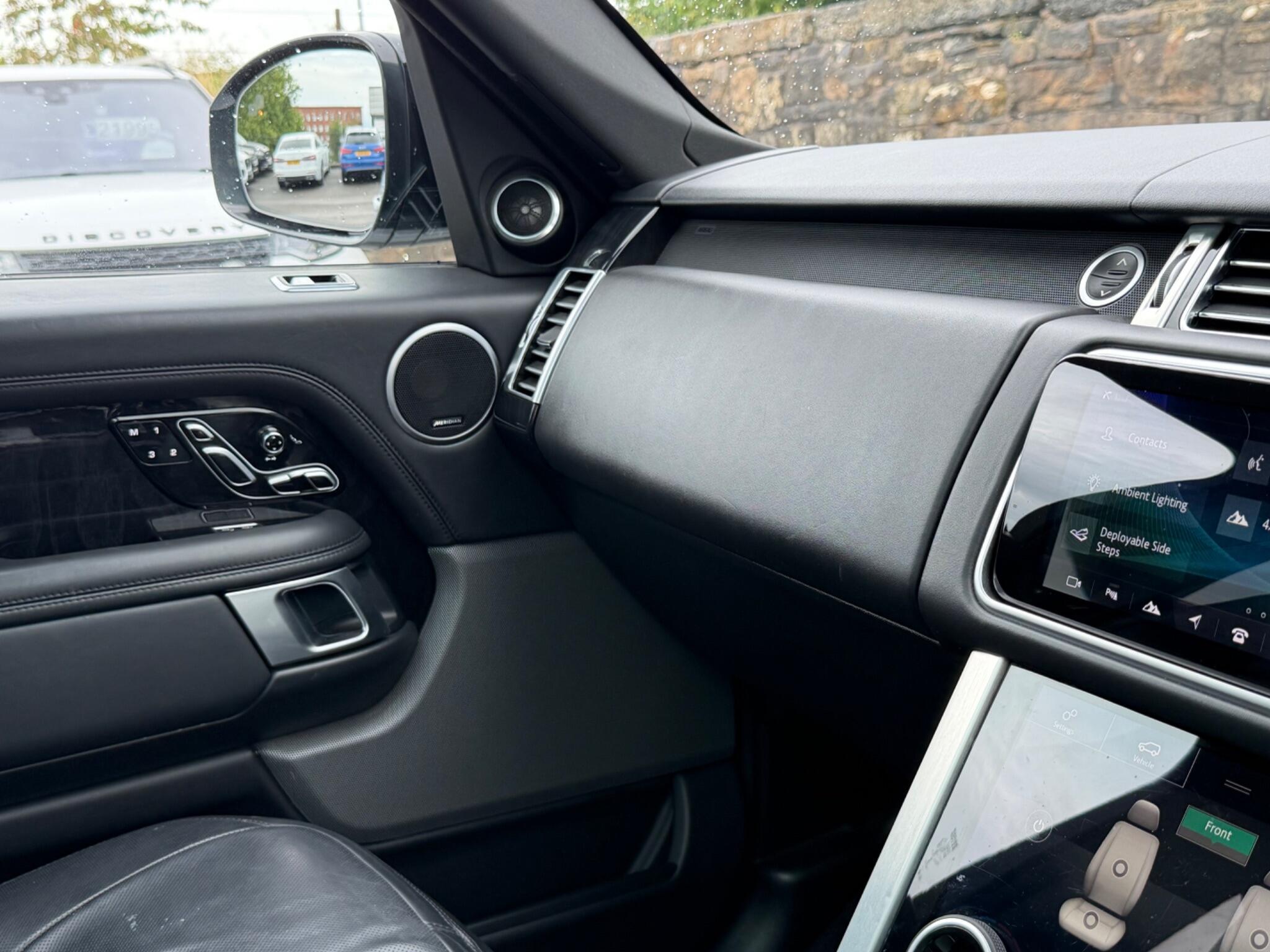 Land Rover Range Rover view 58