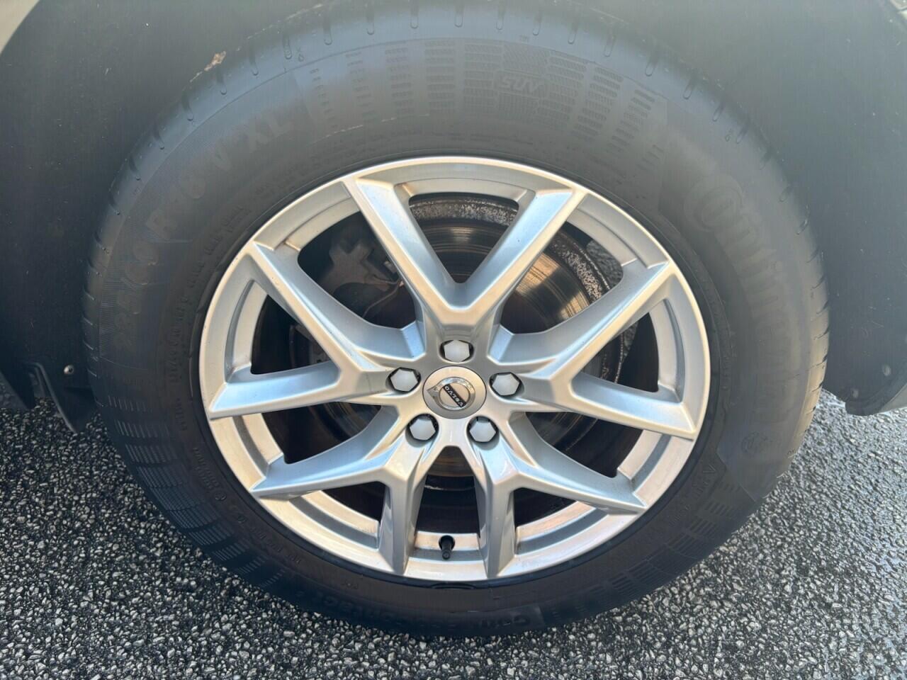 Volvo XC60 view 26