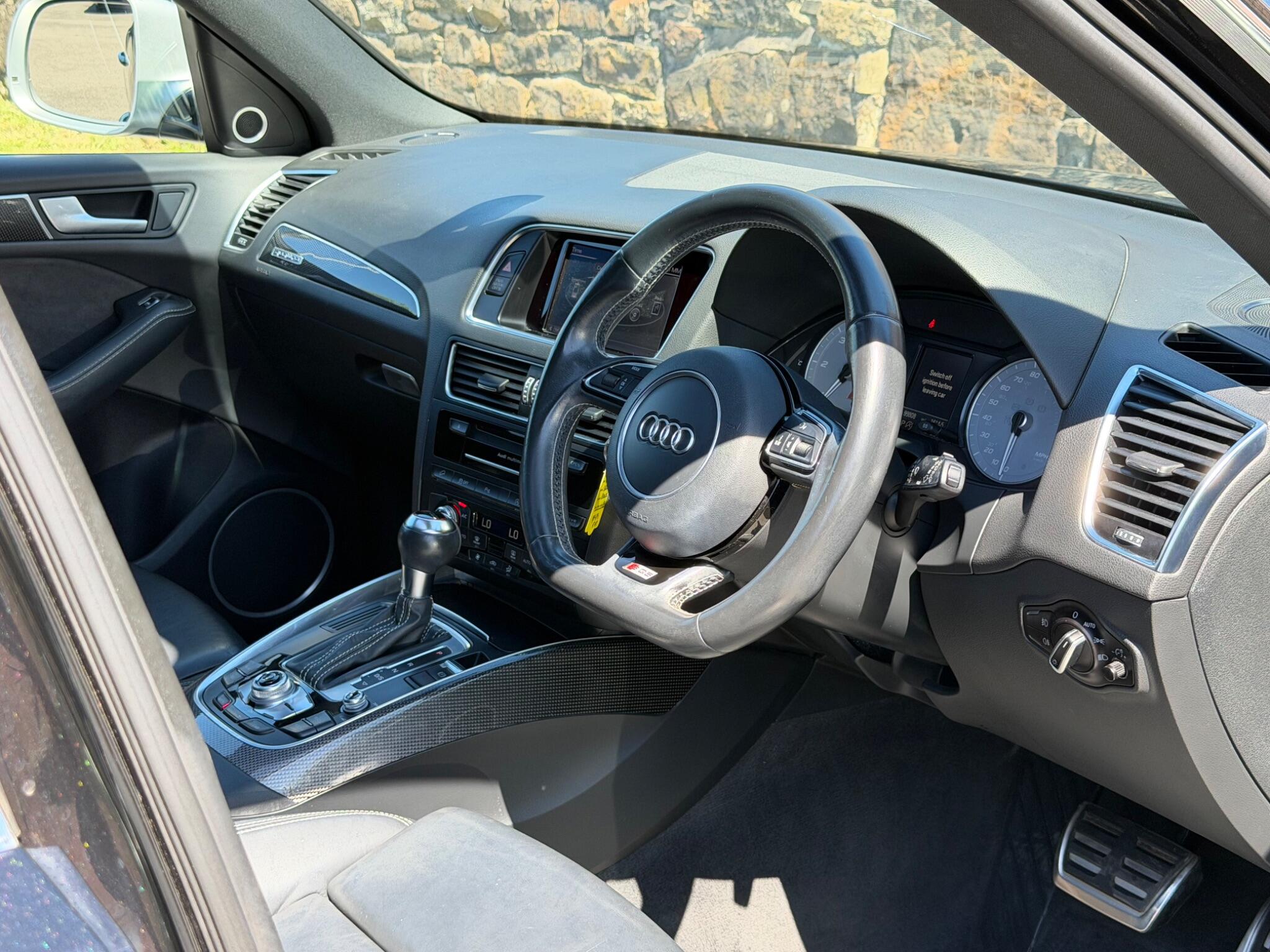 Audi SQ5 view 13