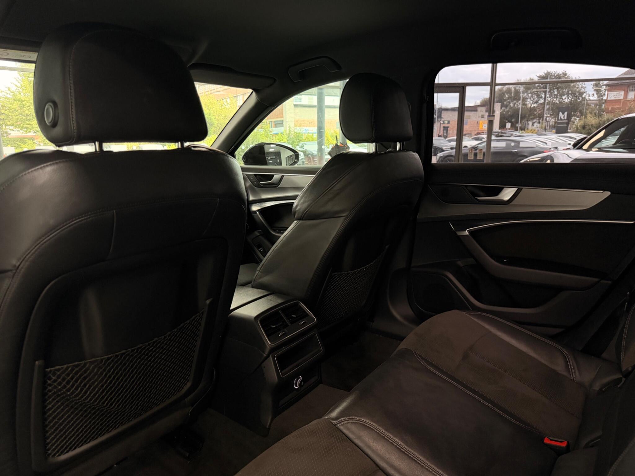Audi A6 view 32