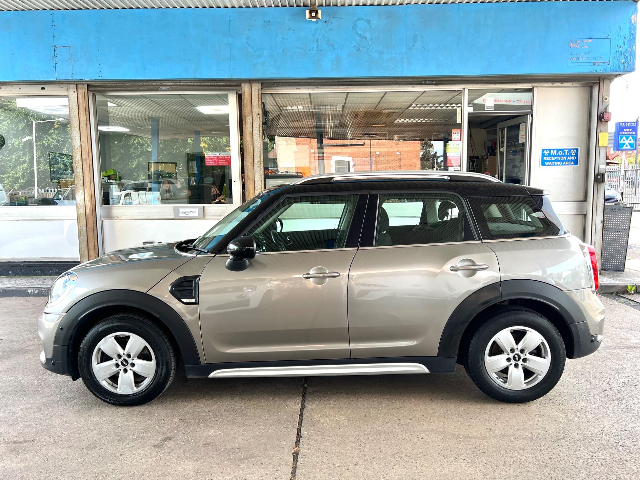 Mini Countryman view 11