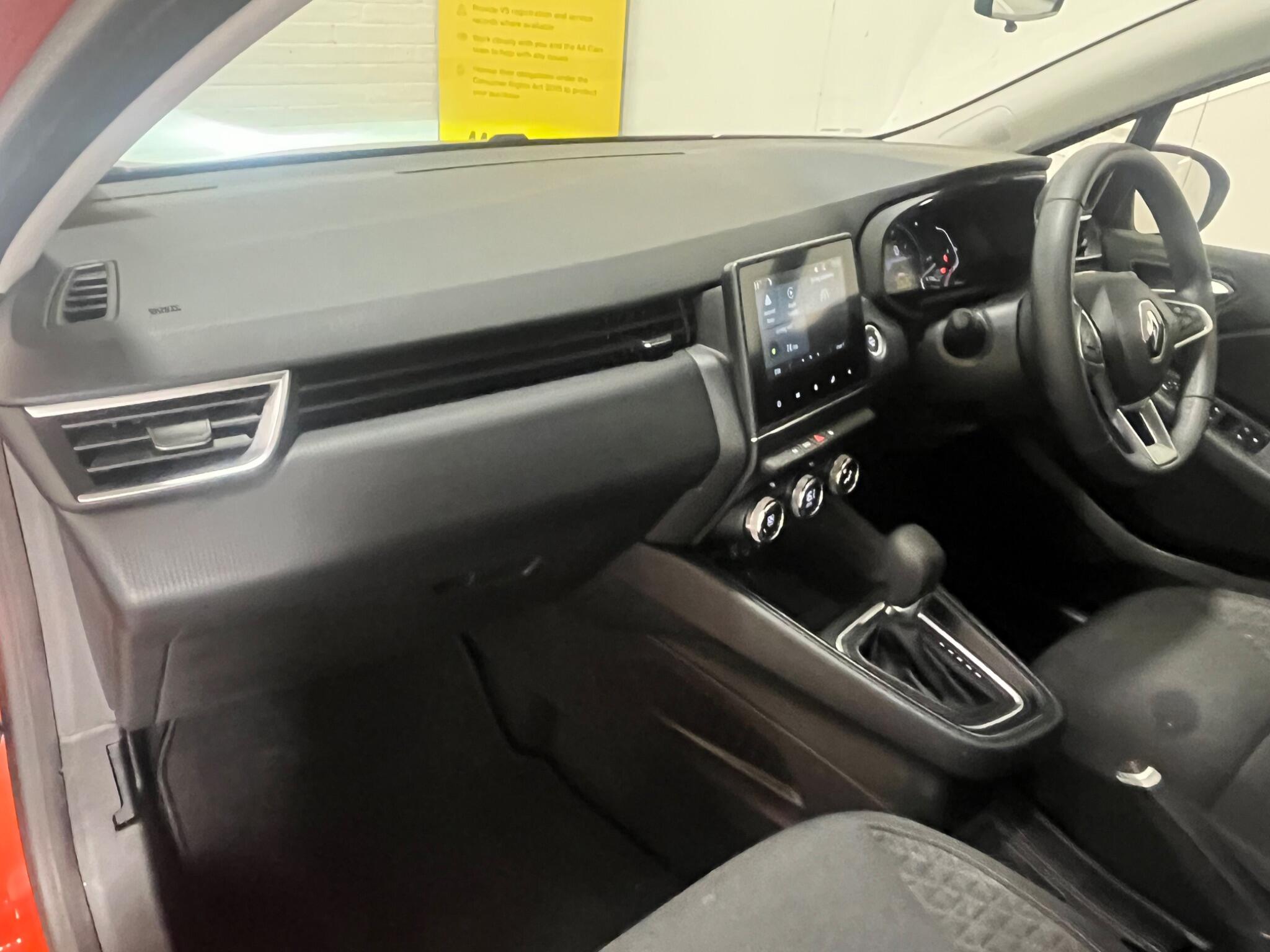 2022 Renault Clio 1.6 E-TECH Evolution Auto Euro 6 (s/s) 5dr • 33,021 miles image 14
