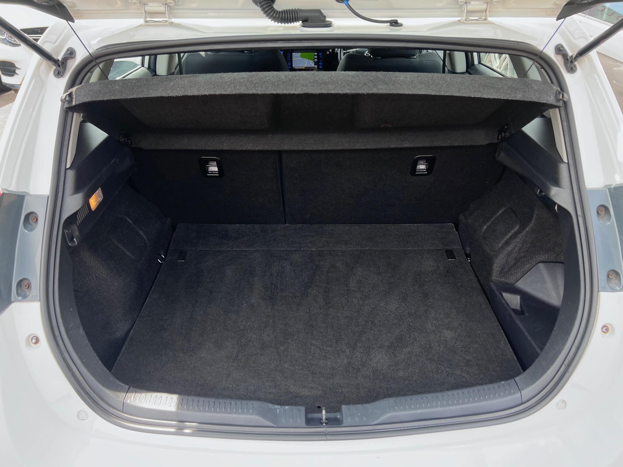 Toyota Auris view 34