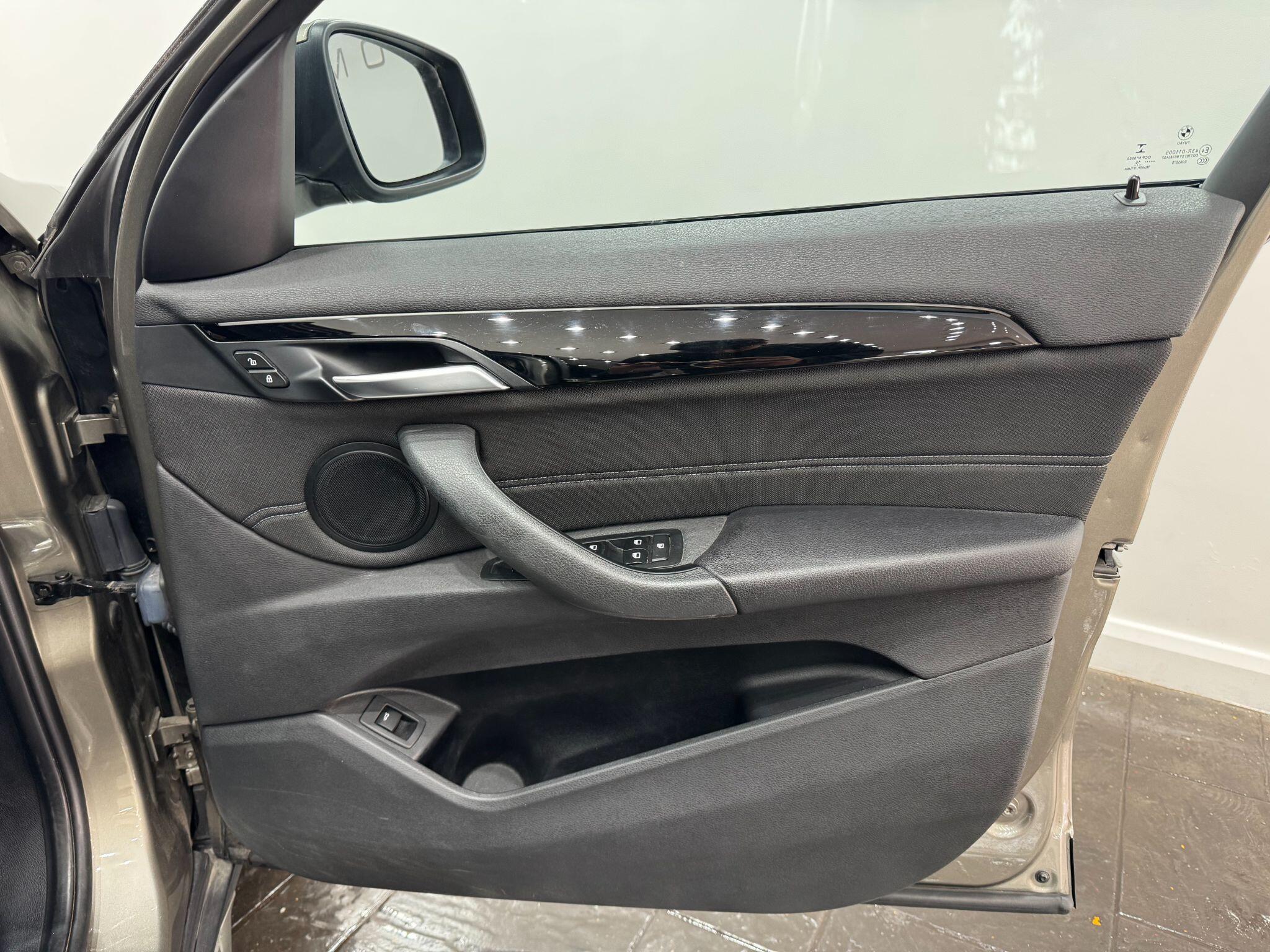 BMW X1 view 10