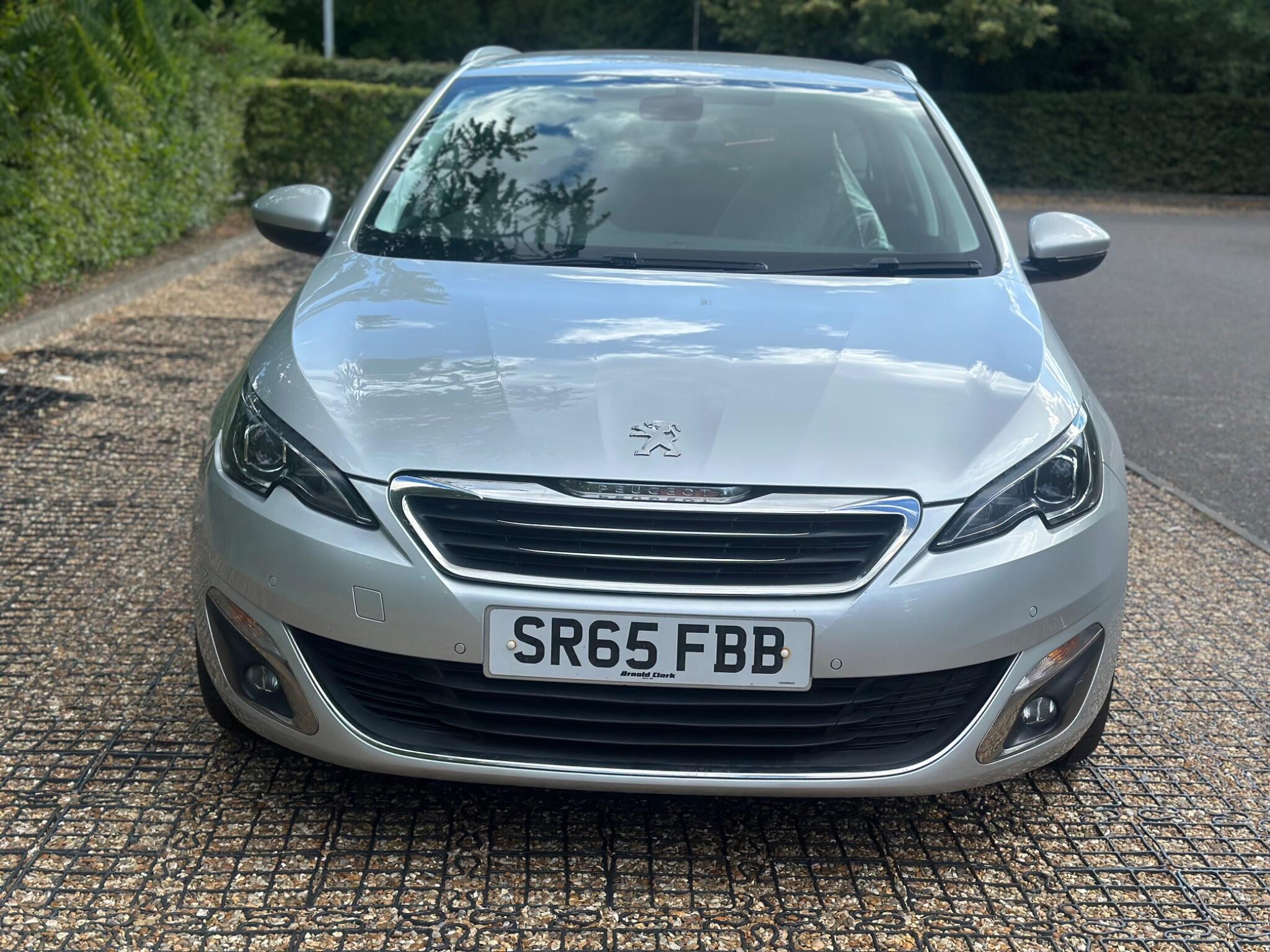 Peugeot 308 view 8