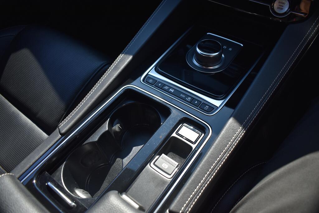 Jaguar F-Pace view 65