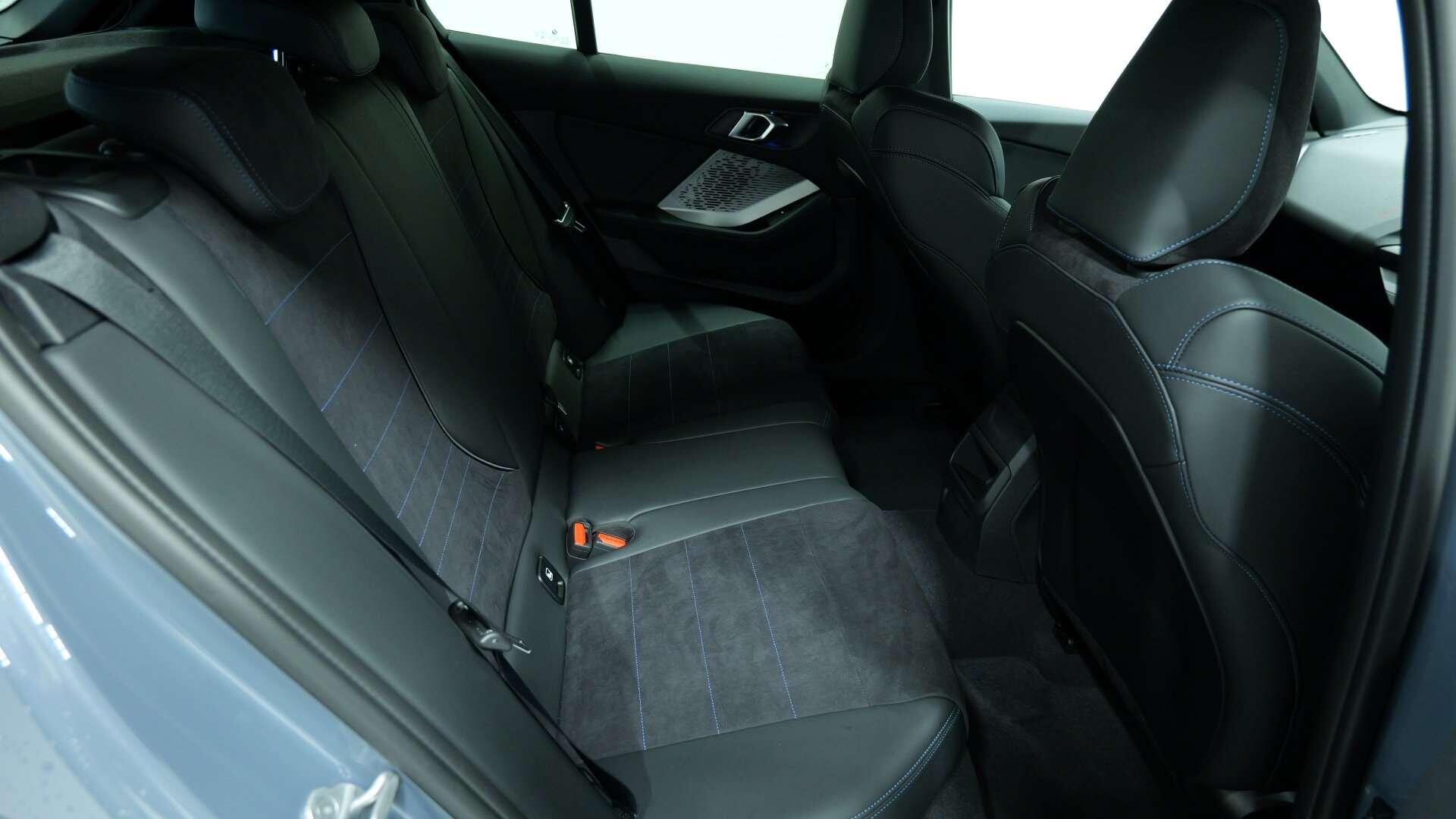 BMW 1 Series view 12