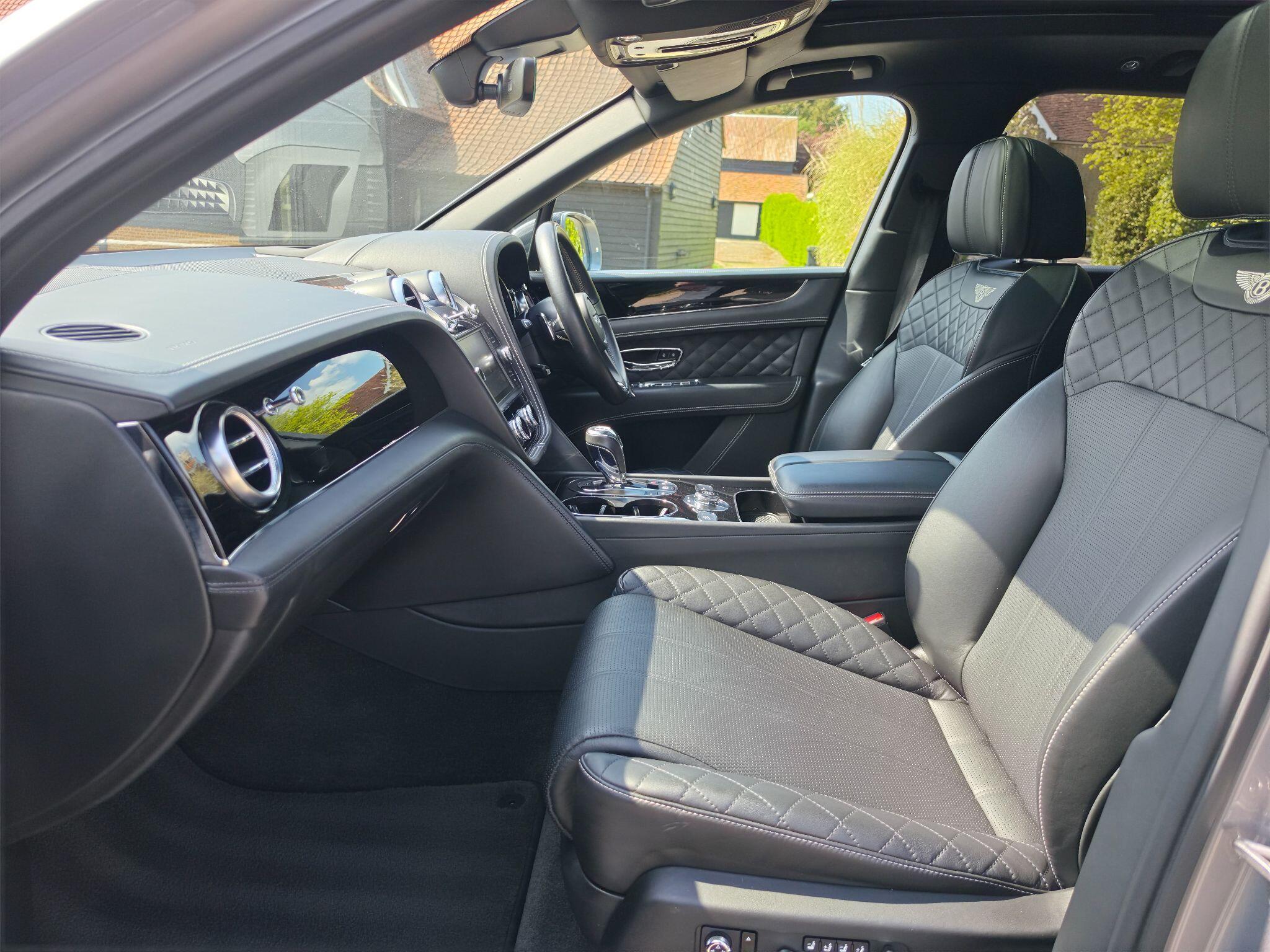 Bentley Bentayga view 4