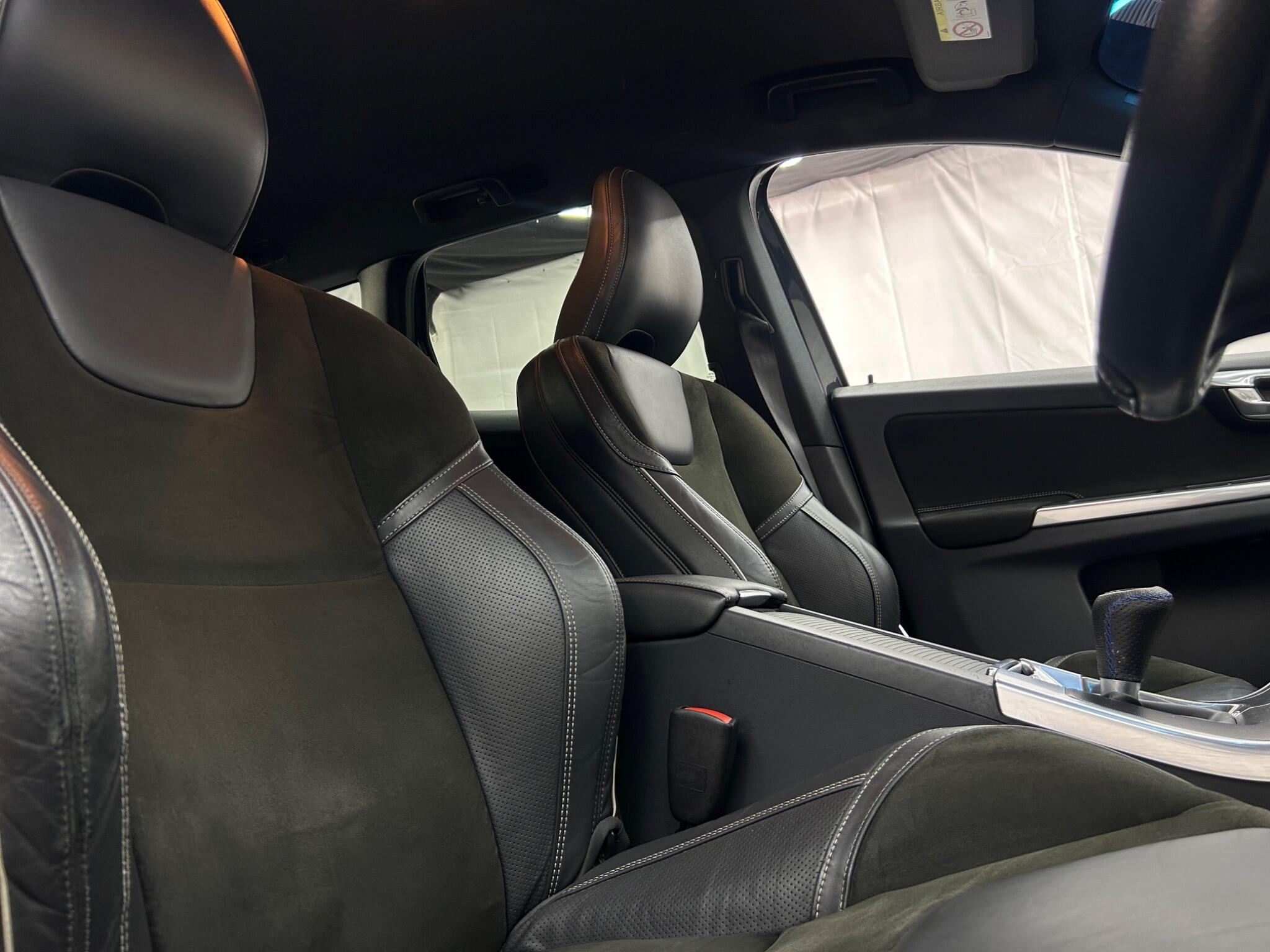 Volvo XC60 view 45