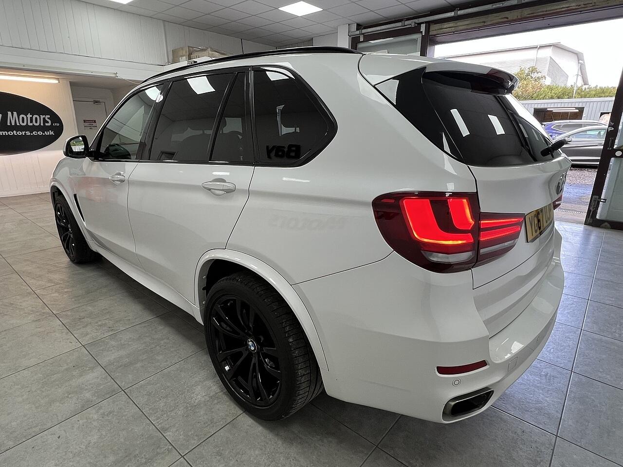 BMW X5 view 5