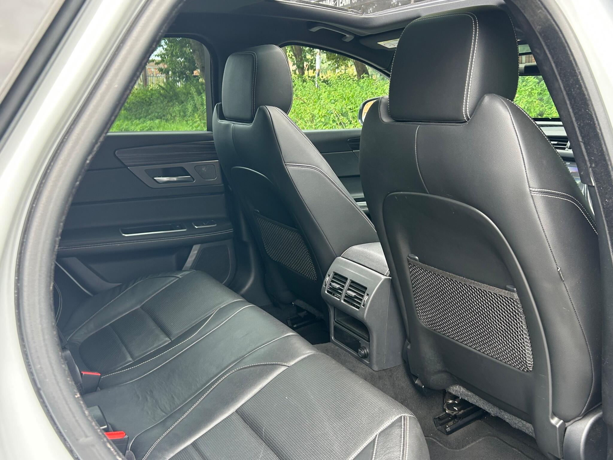 Jaguar XF view 22