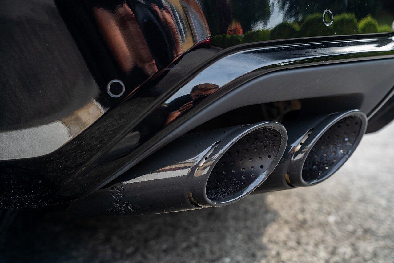 Lamborghini Urus view 19