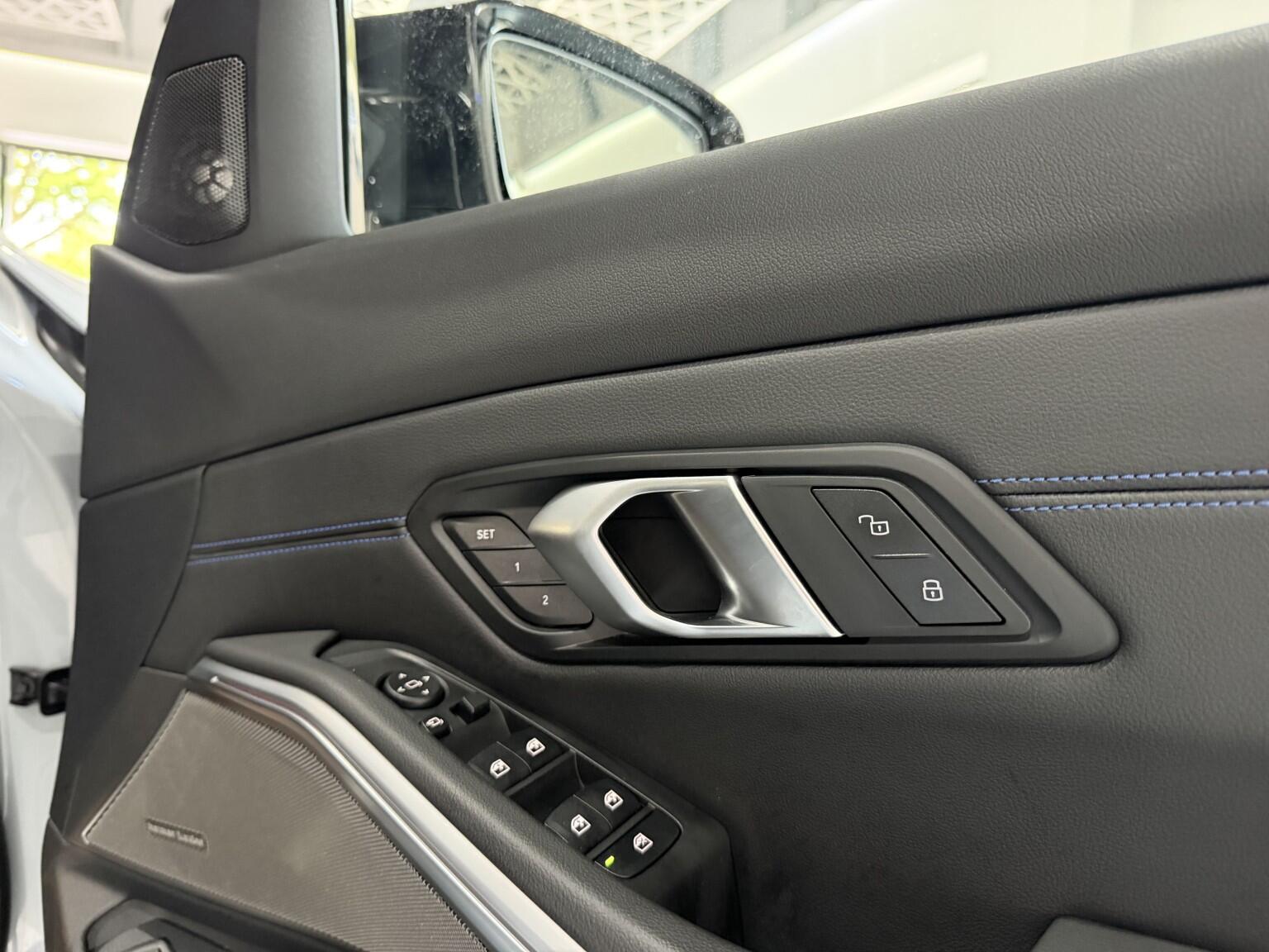 BMW 3 Series view 11