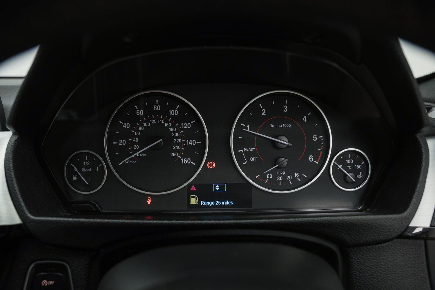 BMW 3 Series view 26
