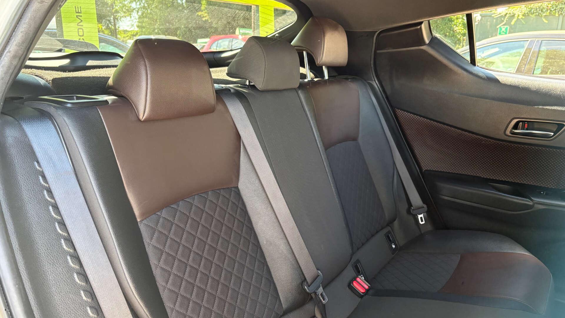 Toyota C-HR view 10