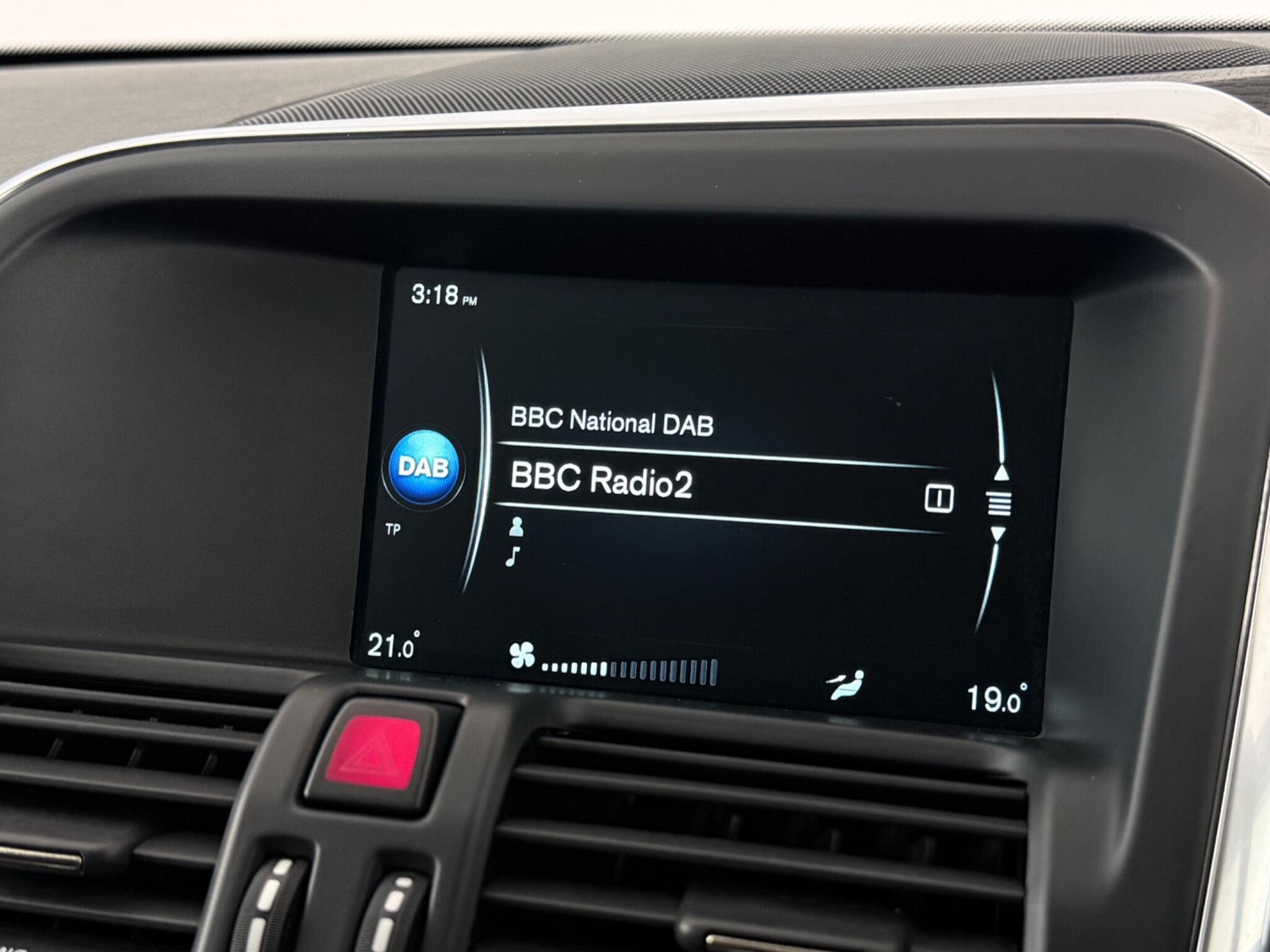 Volvo XC60 view 19