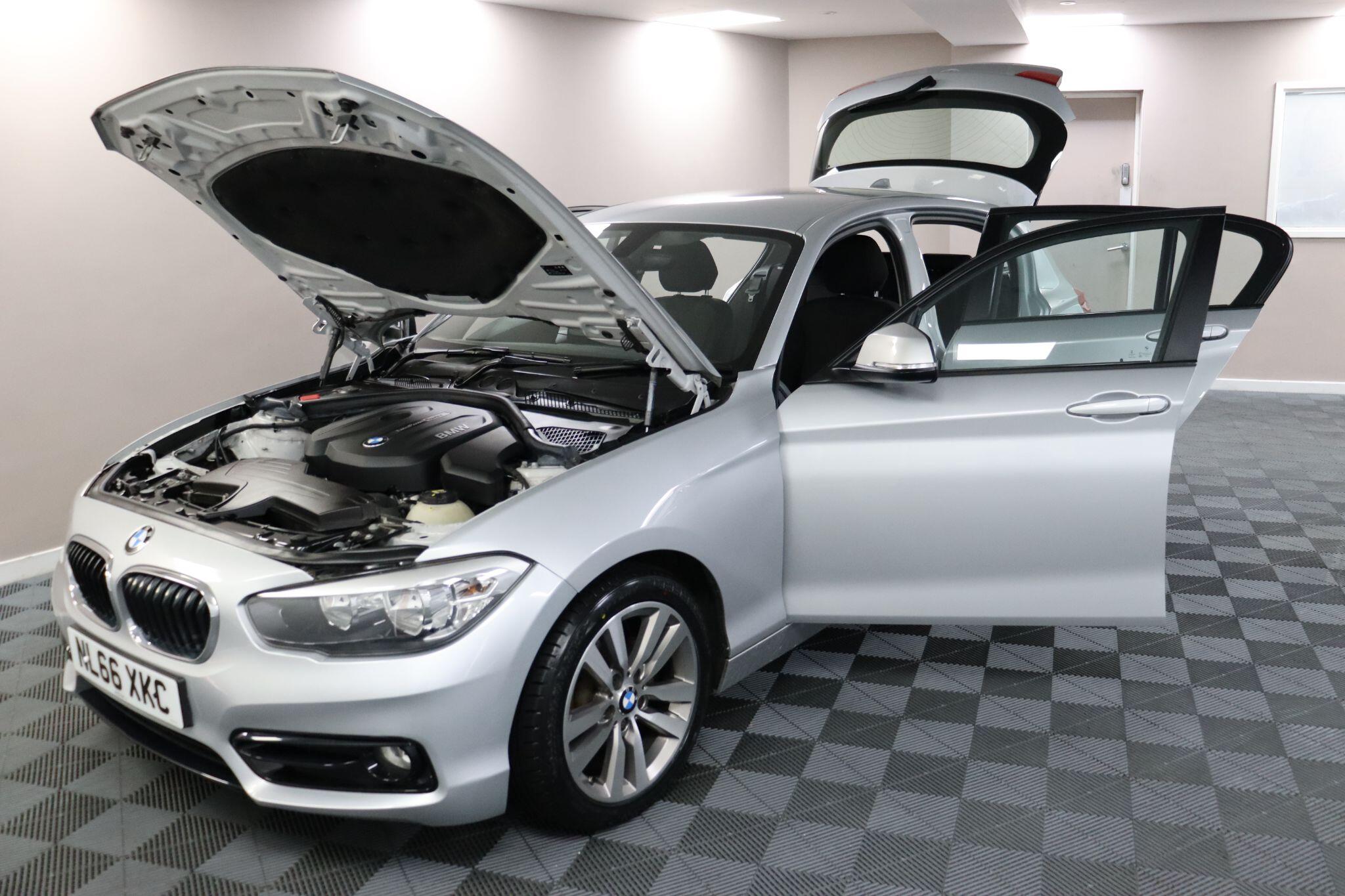BMW 1 Series view 16