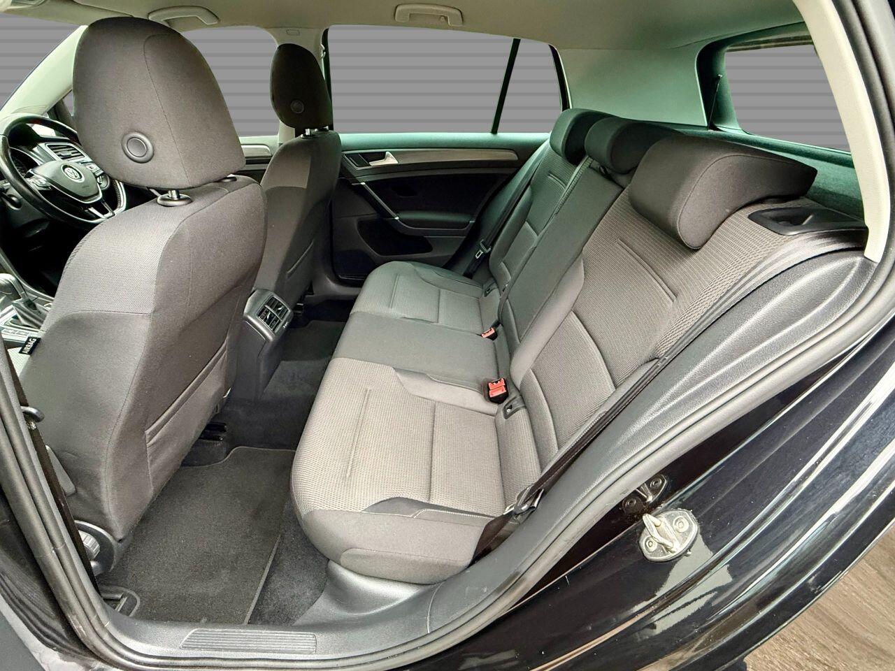 Volkswagen Golf view 32