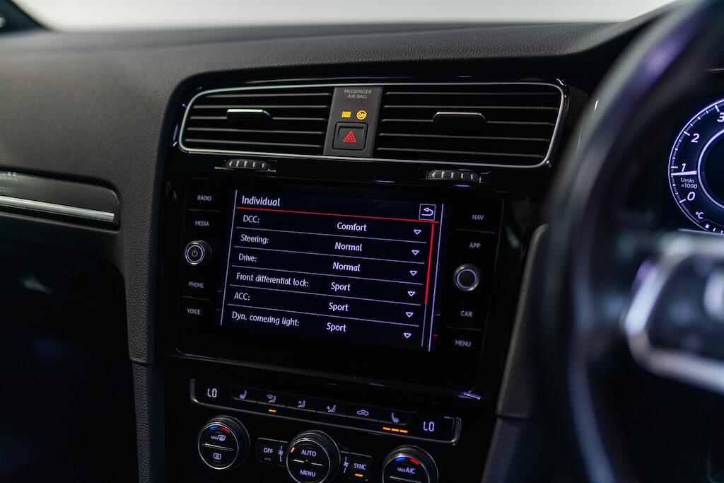 Volkswagen Golf view 29