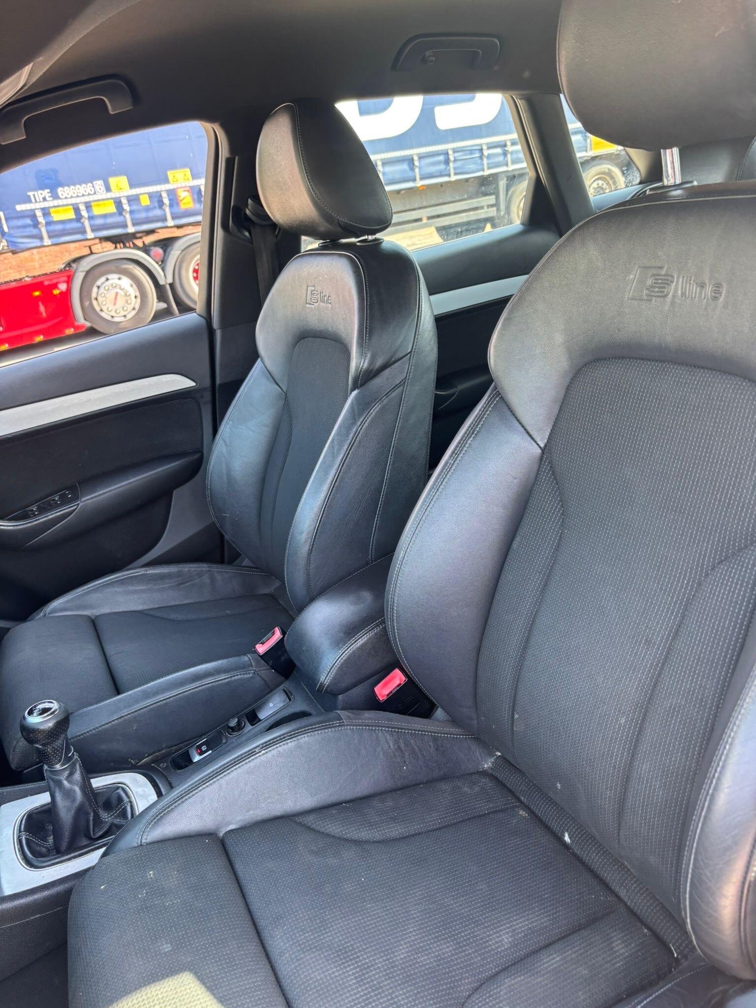Audi Q3 view 42