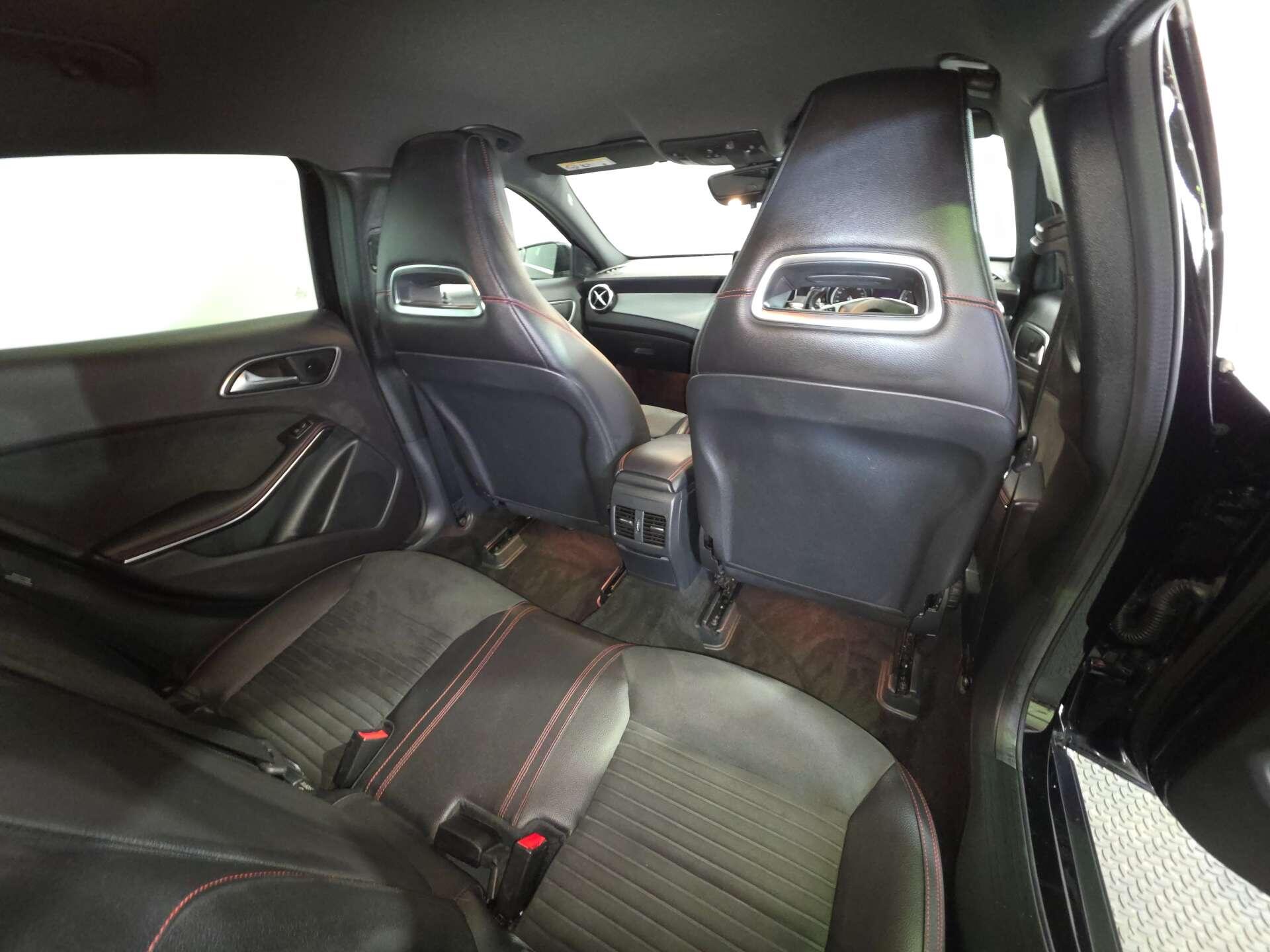 Mercedes-Benz GLA view 48