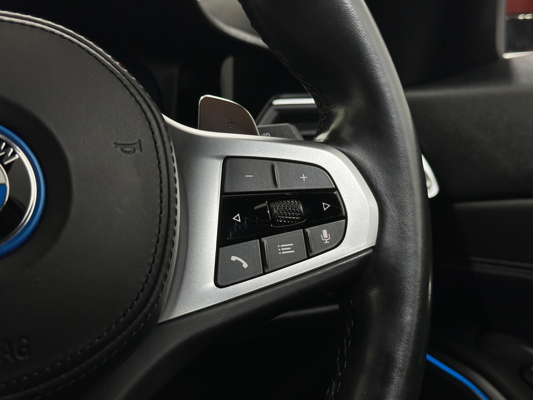 BMW 3 Series view 16