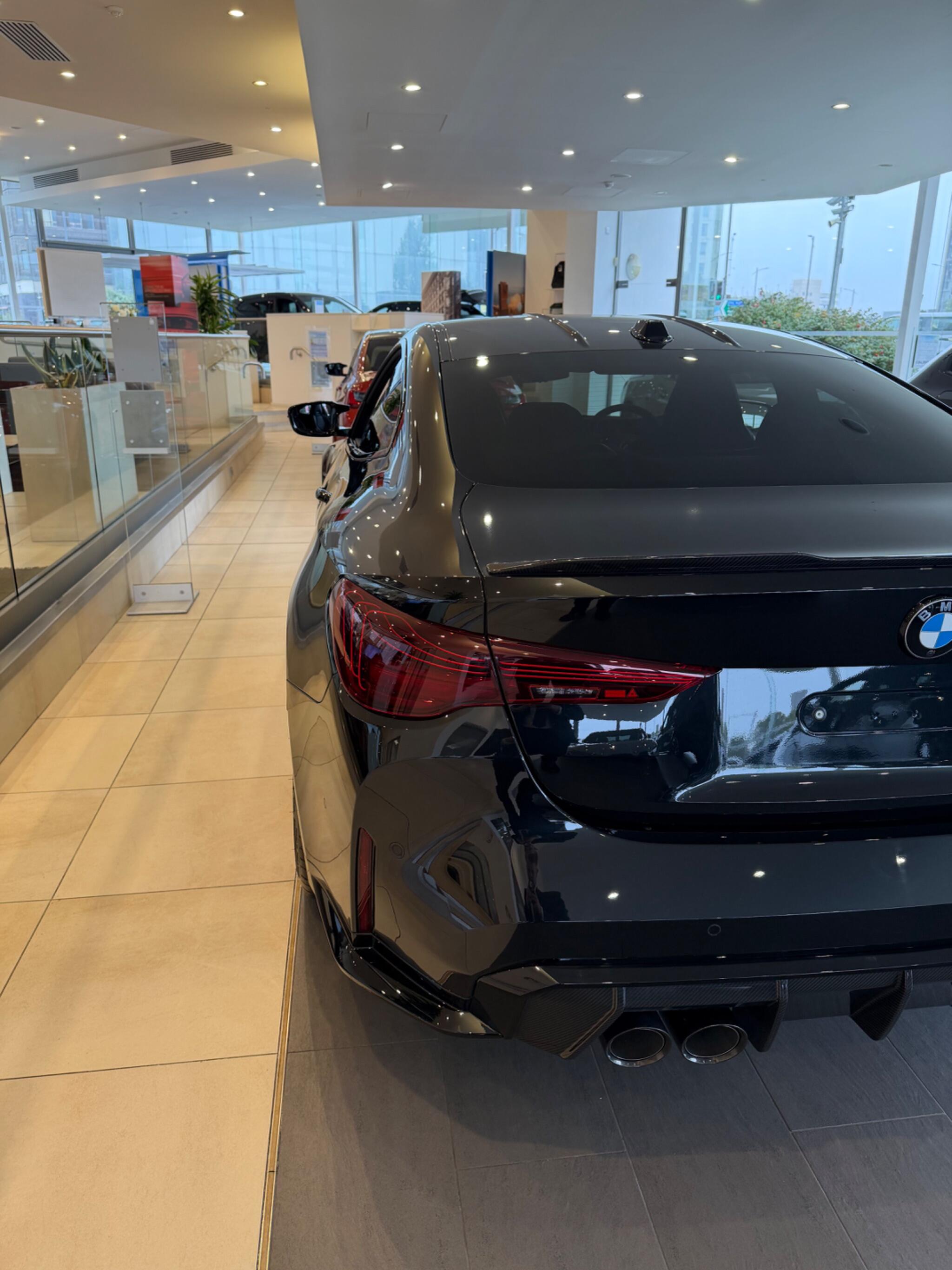 BMW M4 view 3
