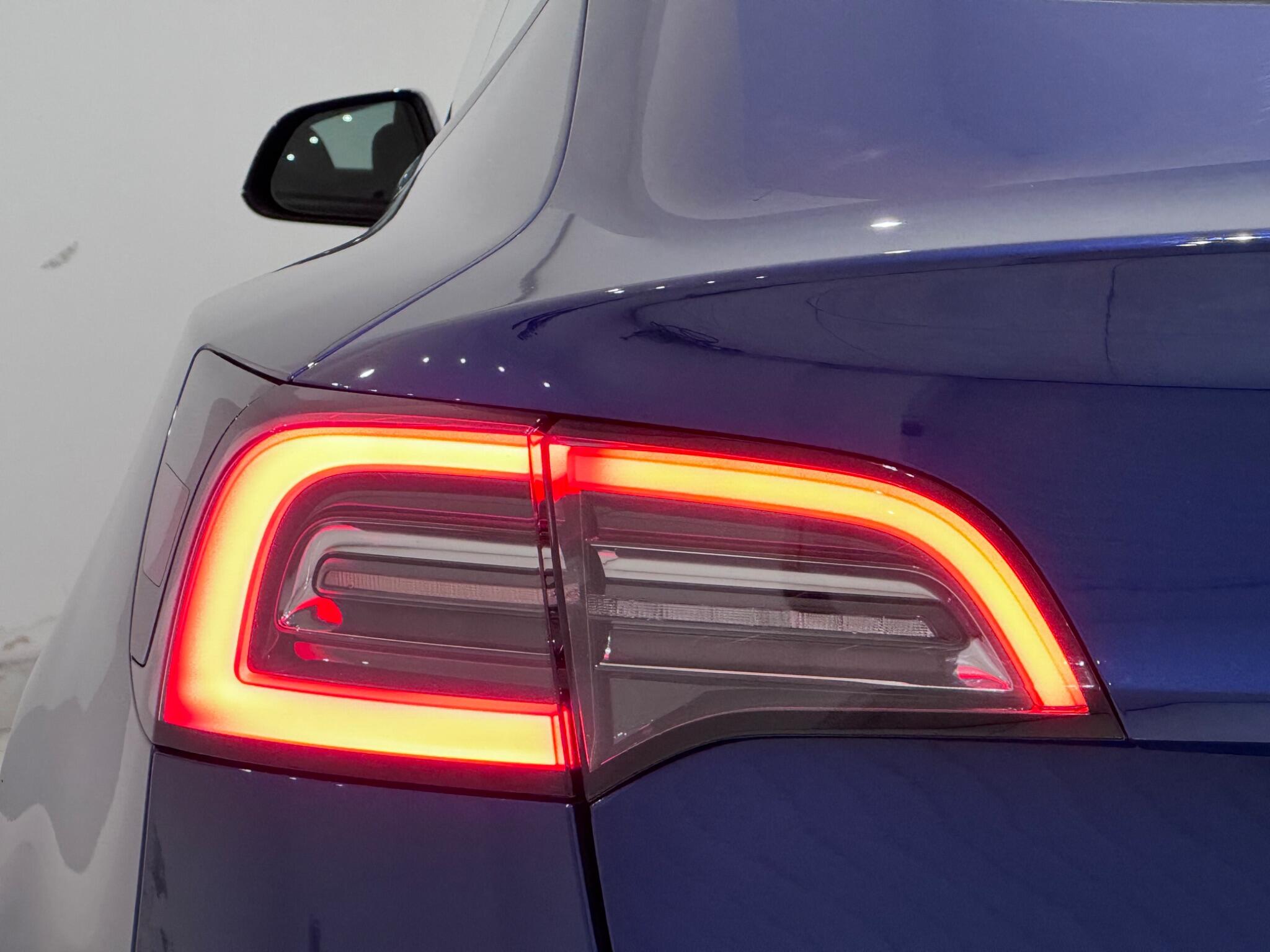 Tesla Model 3 view 22