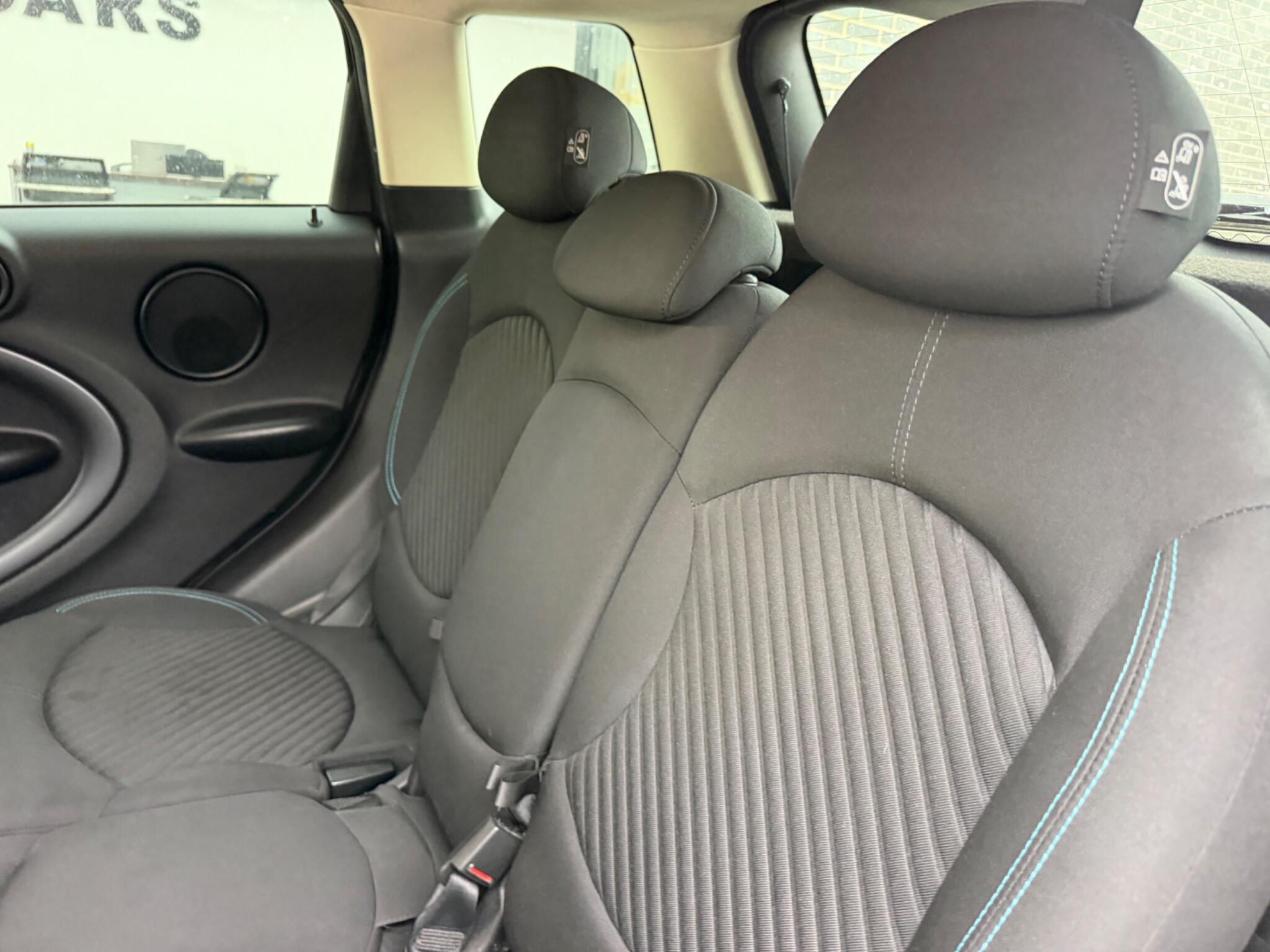 Mini Countryman view 28