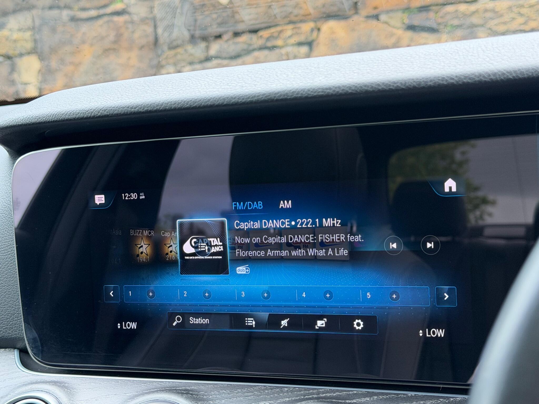 Mercedes-Benz E-Class view 34