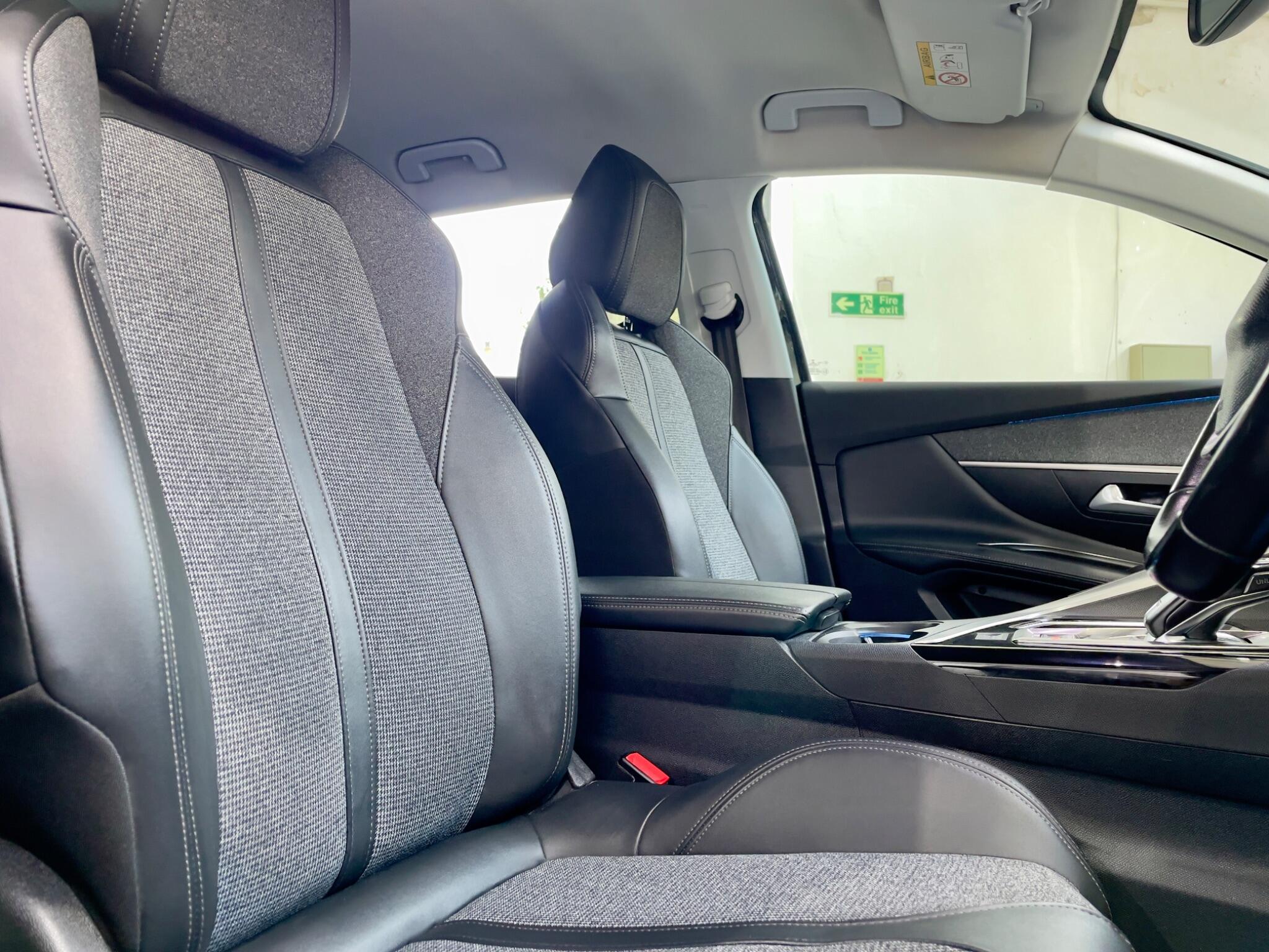 Peugeot 3008 view 7