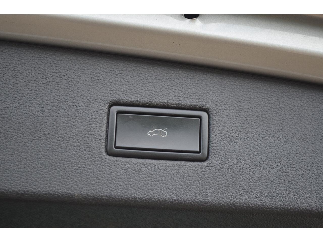 Volkswagen Tiguan view 29