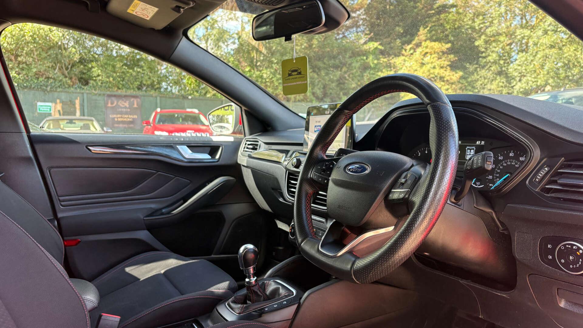 Ford Focus view 7