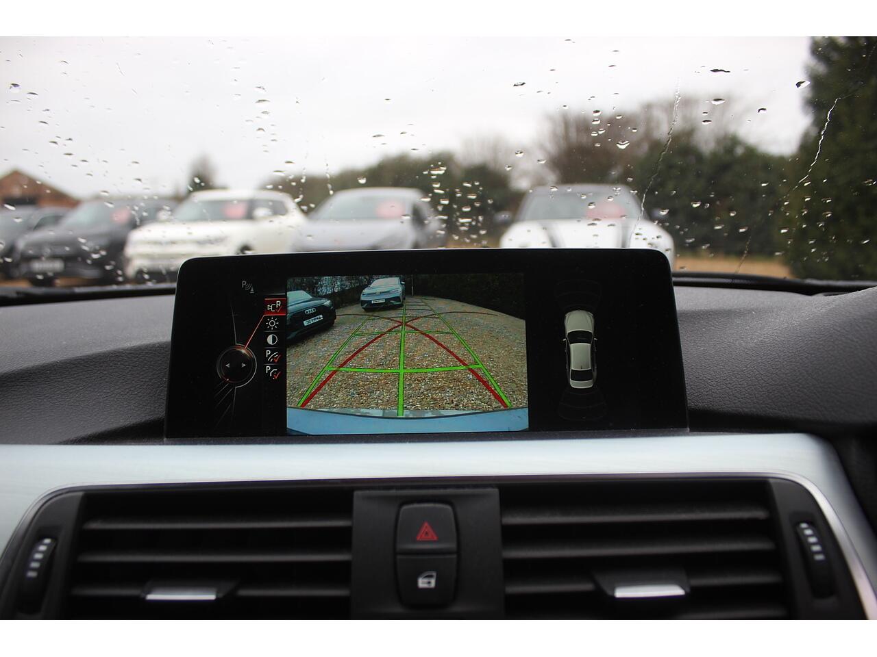 BMW 3 Series view 20