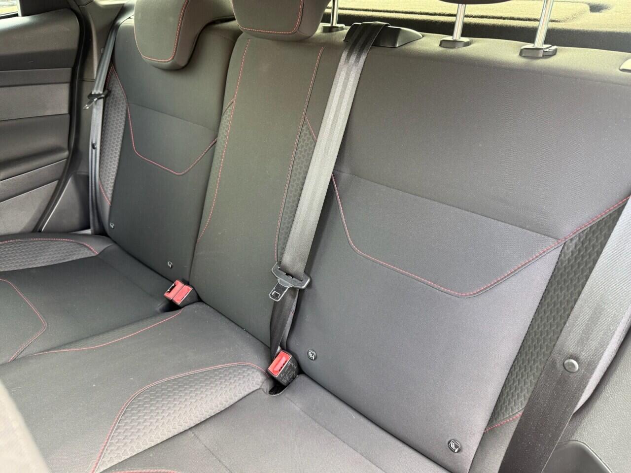Ford Focus view 22