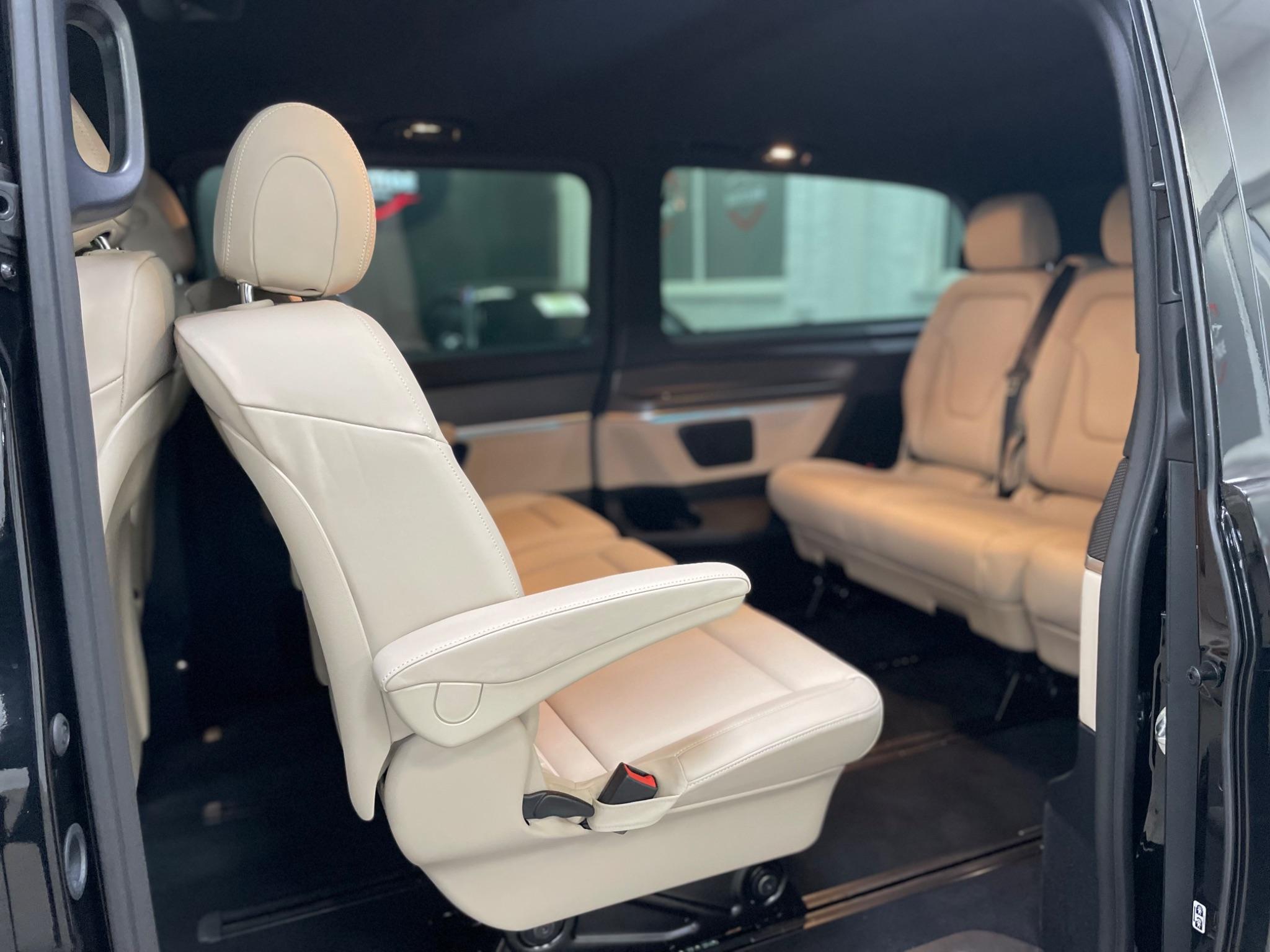 Mercedes-Benz V-Class view 33