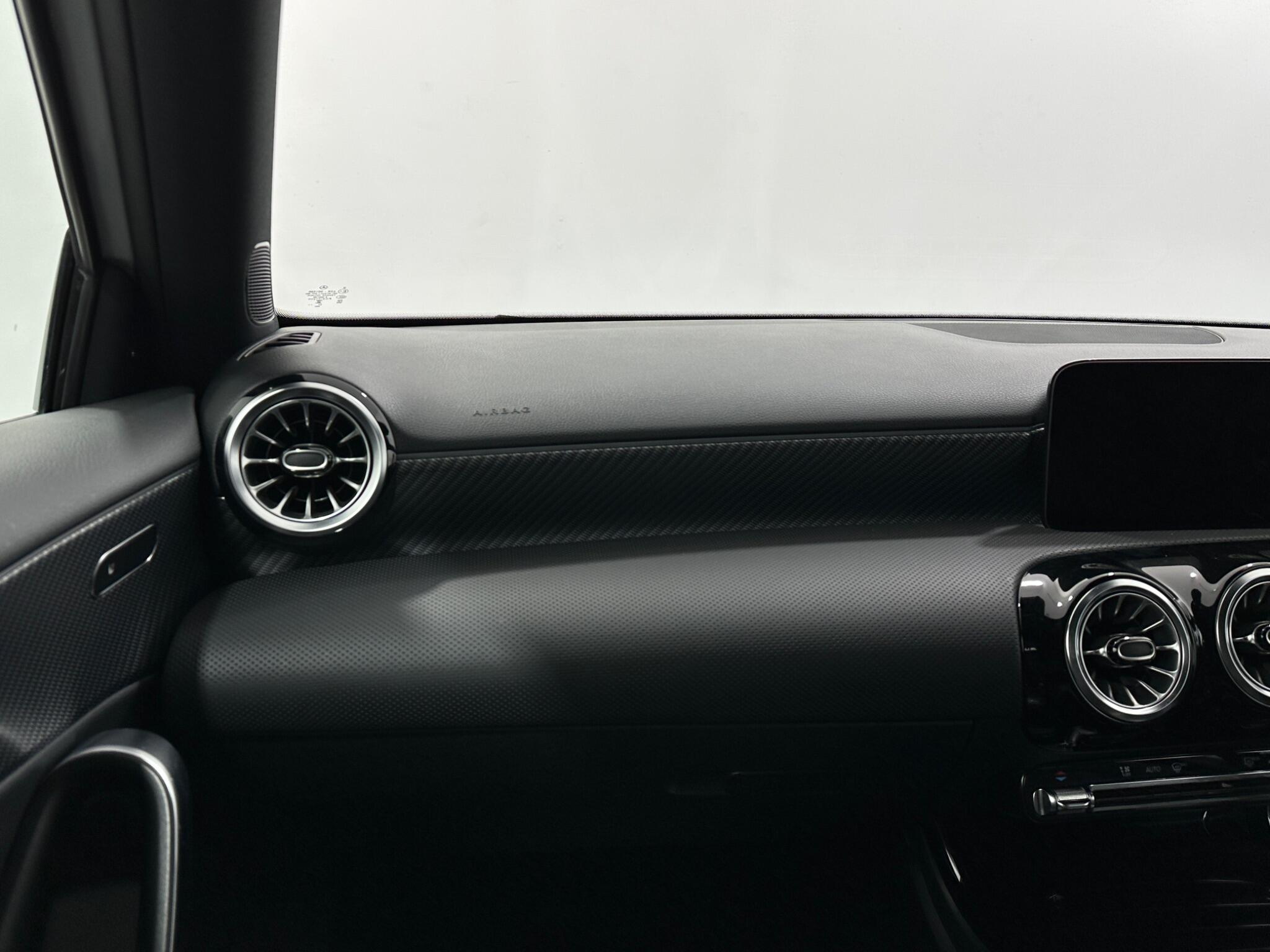 Mercedes-Benz A-Class view 29