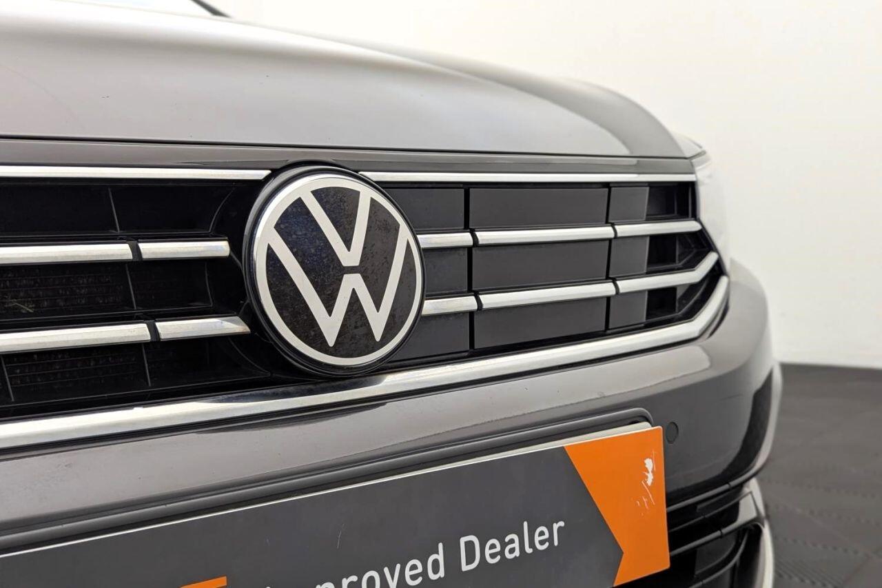 Volkswagen Passat view 45