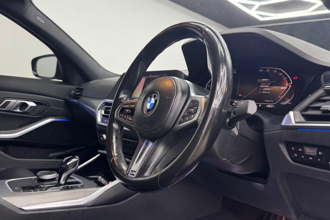 BMW 3 Series view 17