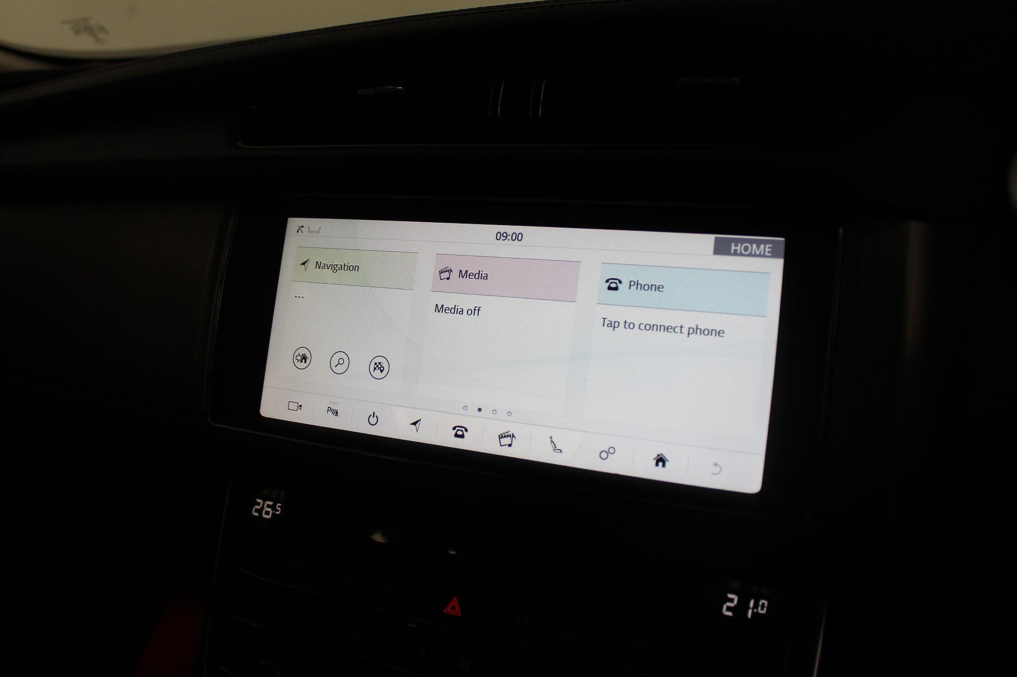 Jaguar XF view 36