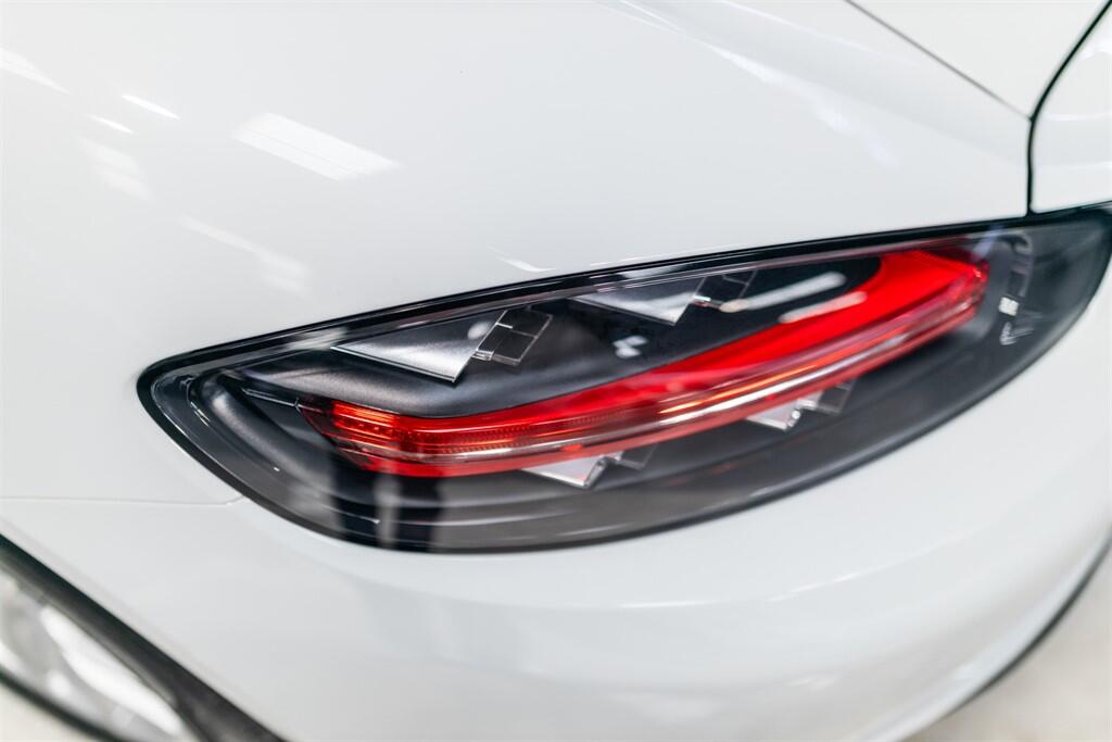 Porsche Cayman view 18