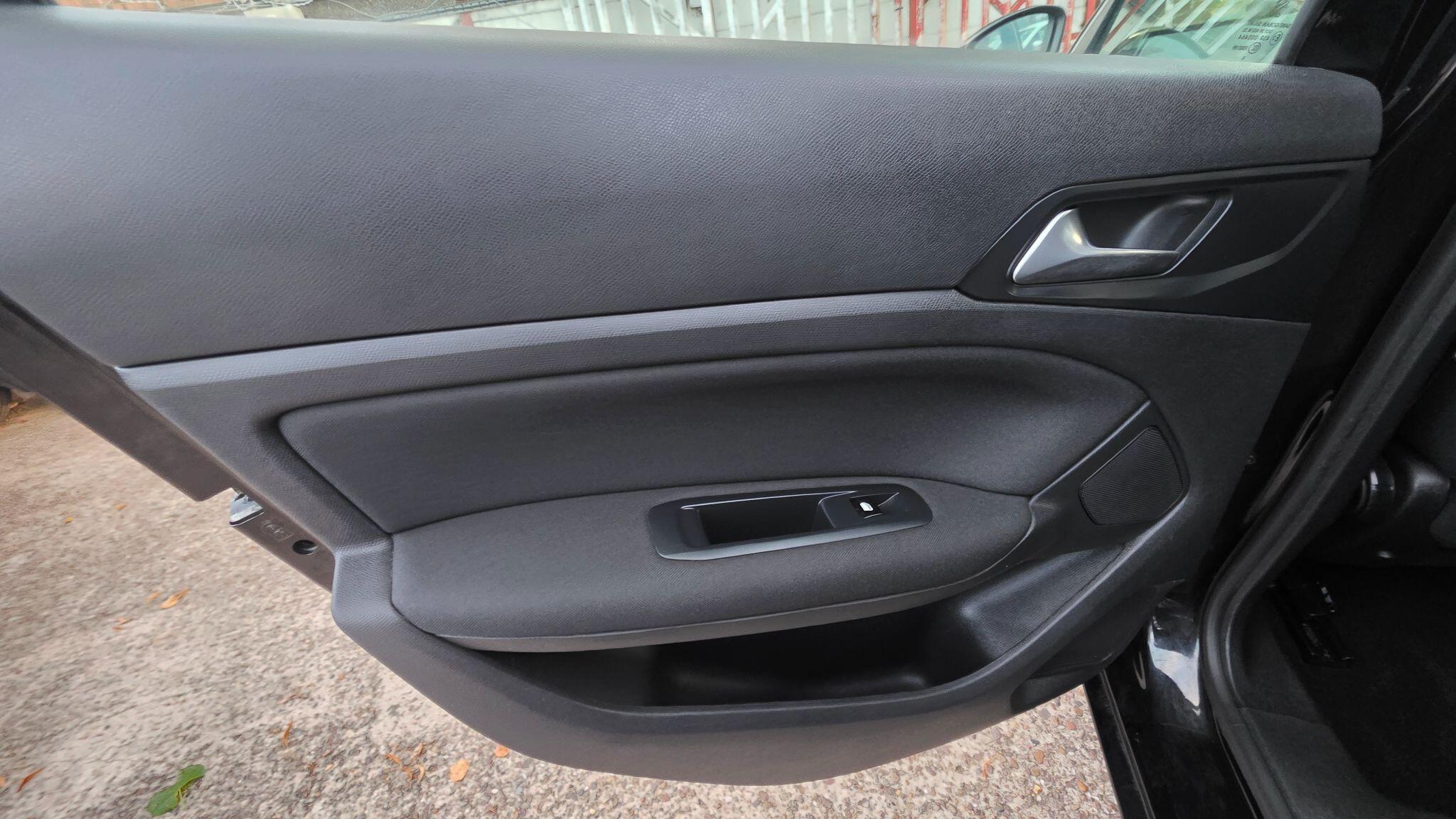 Peugeot 308 view 30