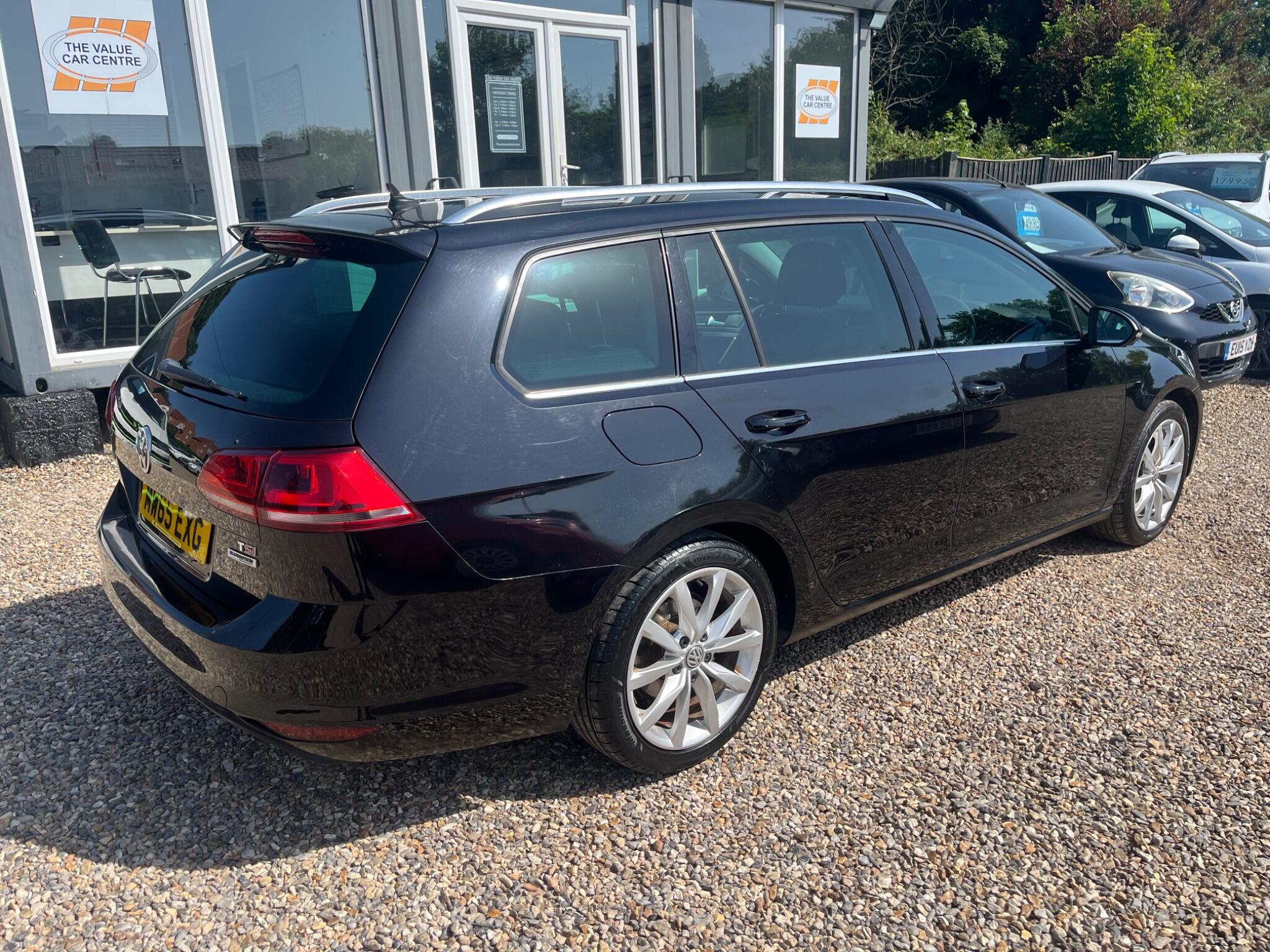 Volkswagen Golf view 4